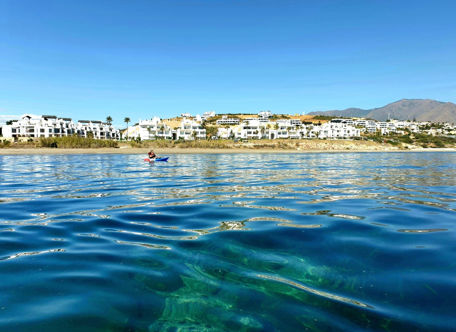 Exclusivo Chalet Pareado Orientado al Sur con Vistas Panorámicas al Mar
