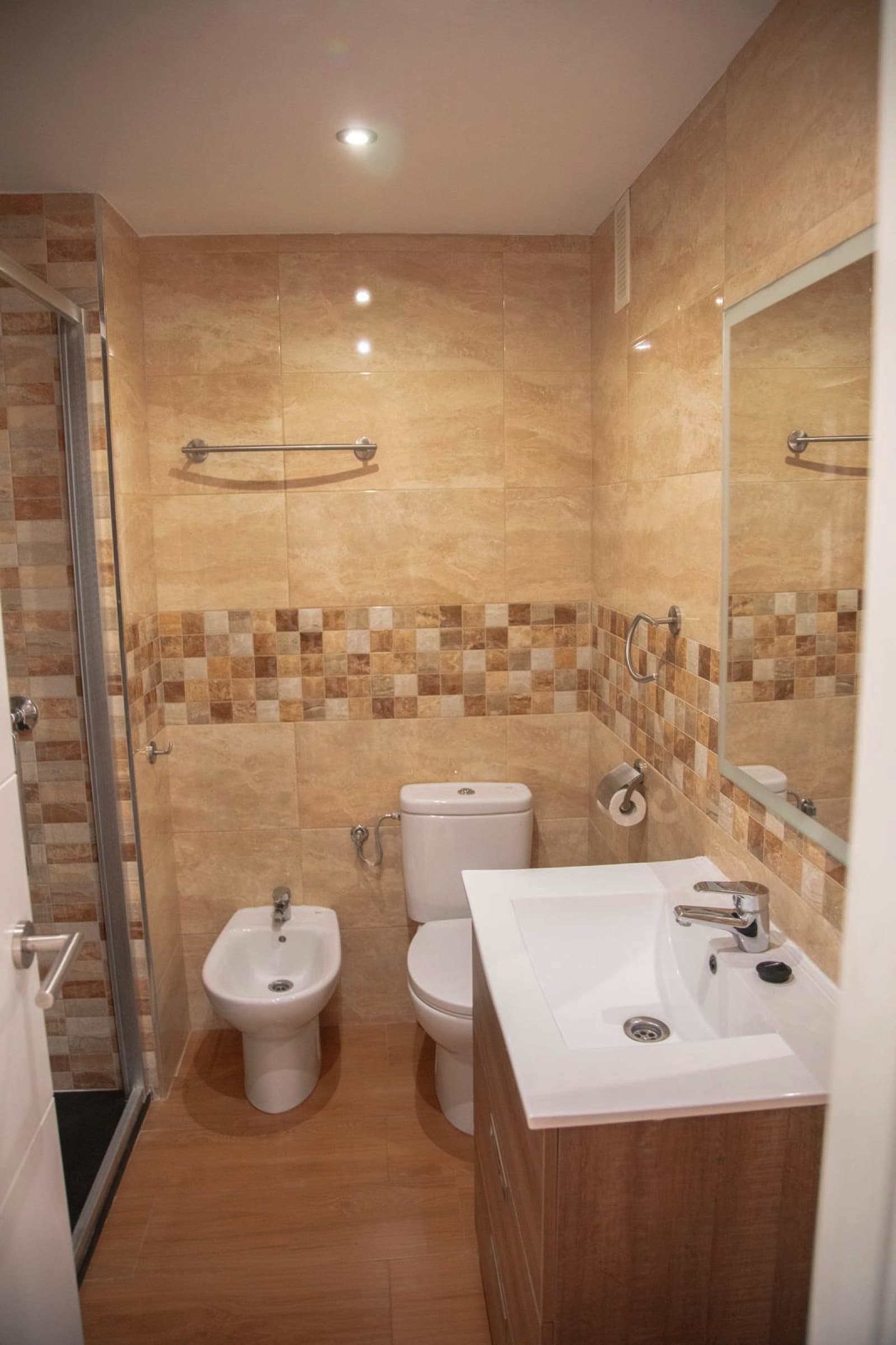 Espléndido Piso Totalmente Reformado en Planta Alta con Vistas al Mar