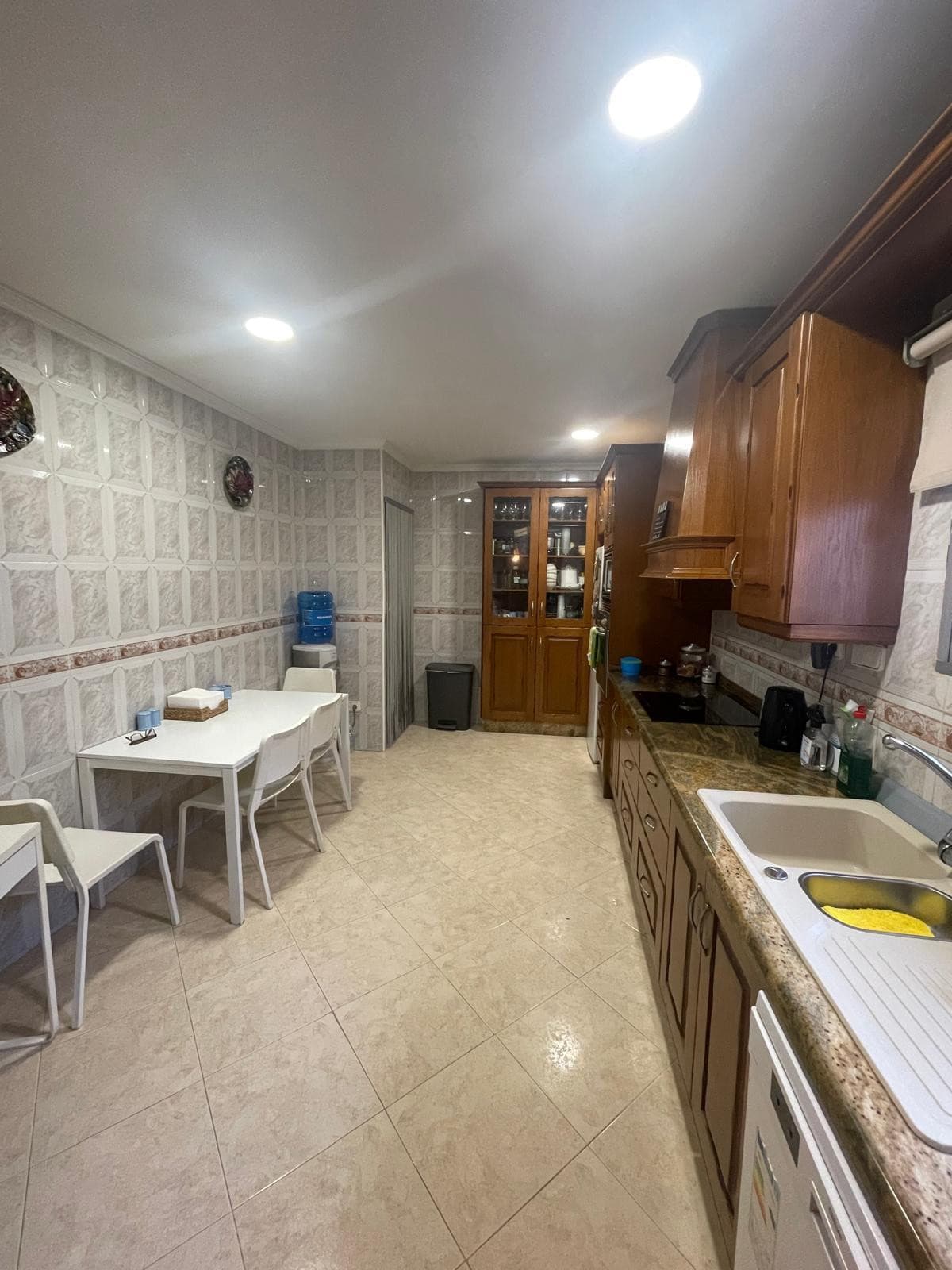 Enchanting Single-Storey Detached Villa with Lush Fruit Orchard
