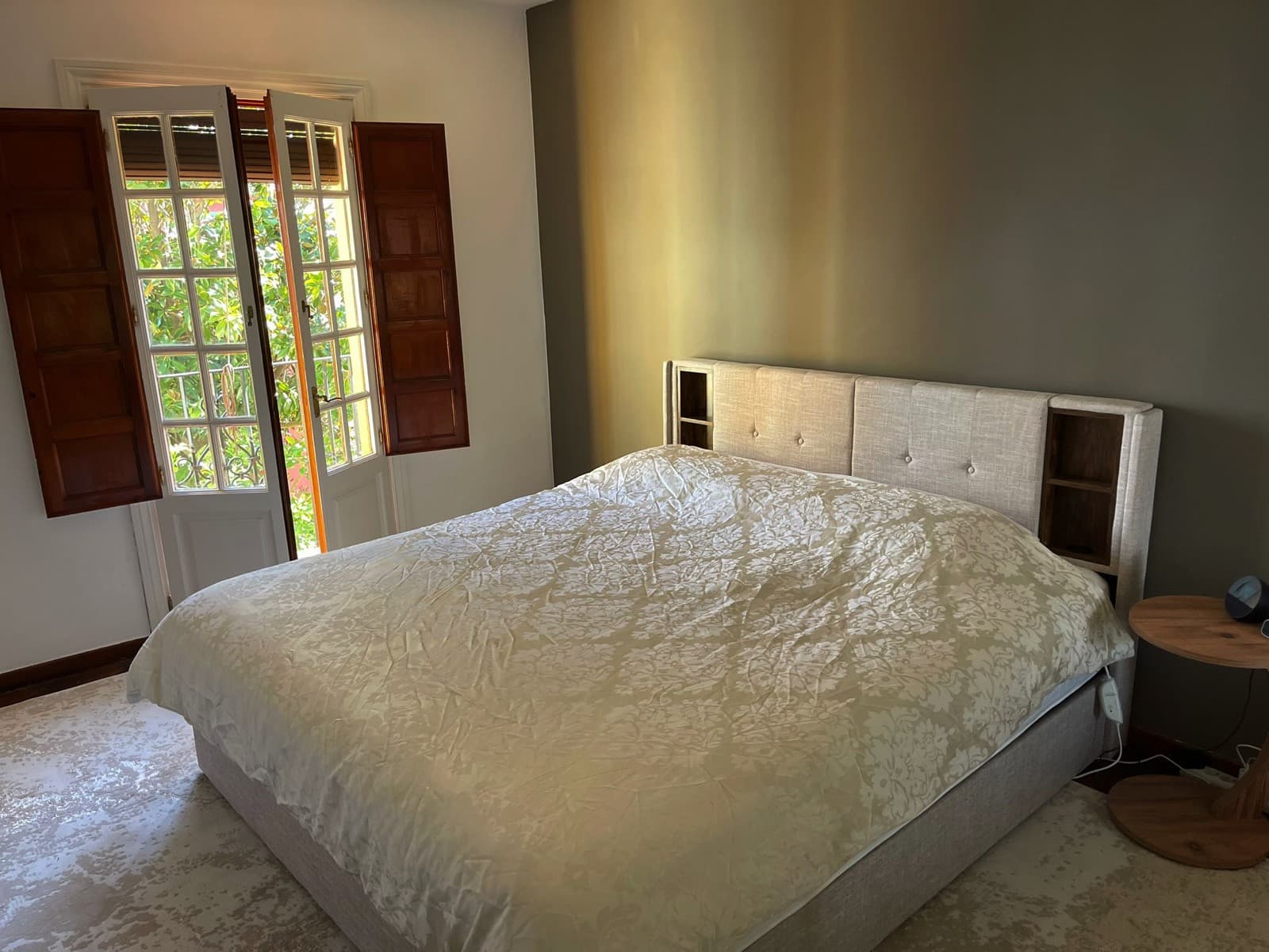 Fully Furnished Turnkey Renovated Townhouse