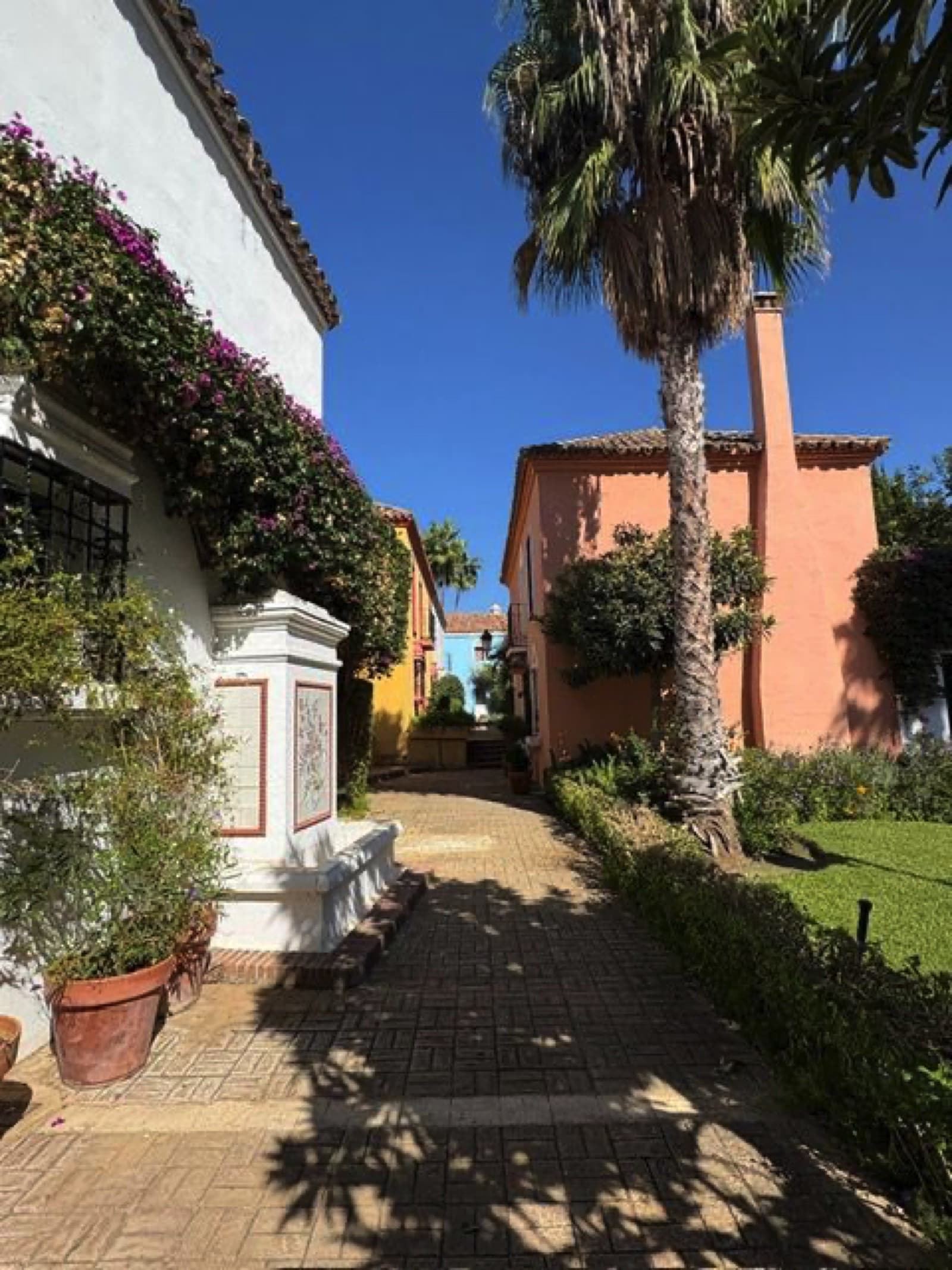 Fully Furnished Turnkey Renovated Townhouse