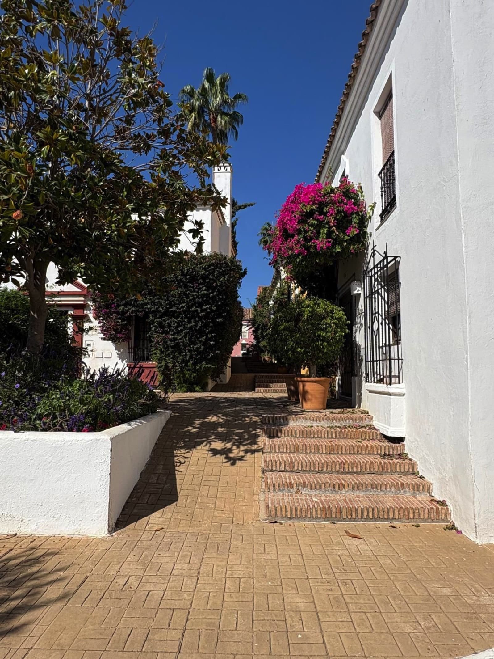 Fully Furnished Turnkey Renovated Townhouse