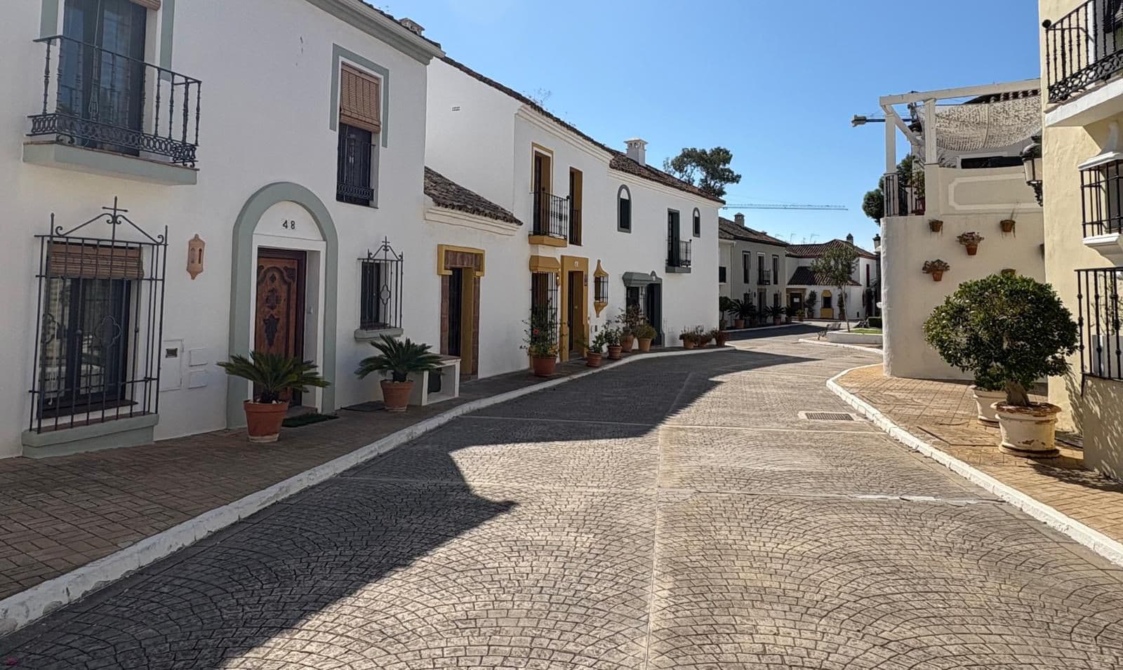 Fully Furnished Turnkey Renovated Townhouse
