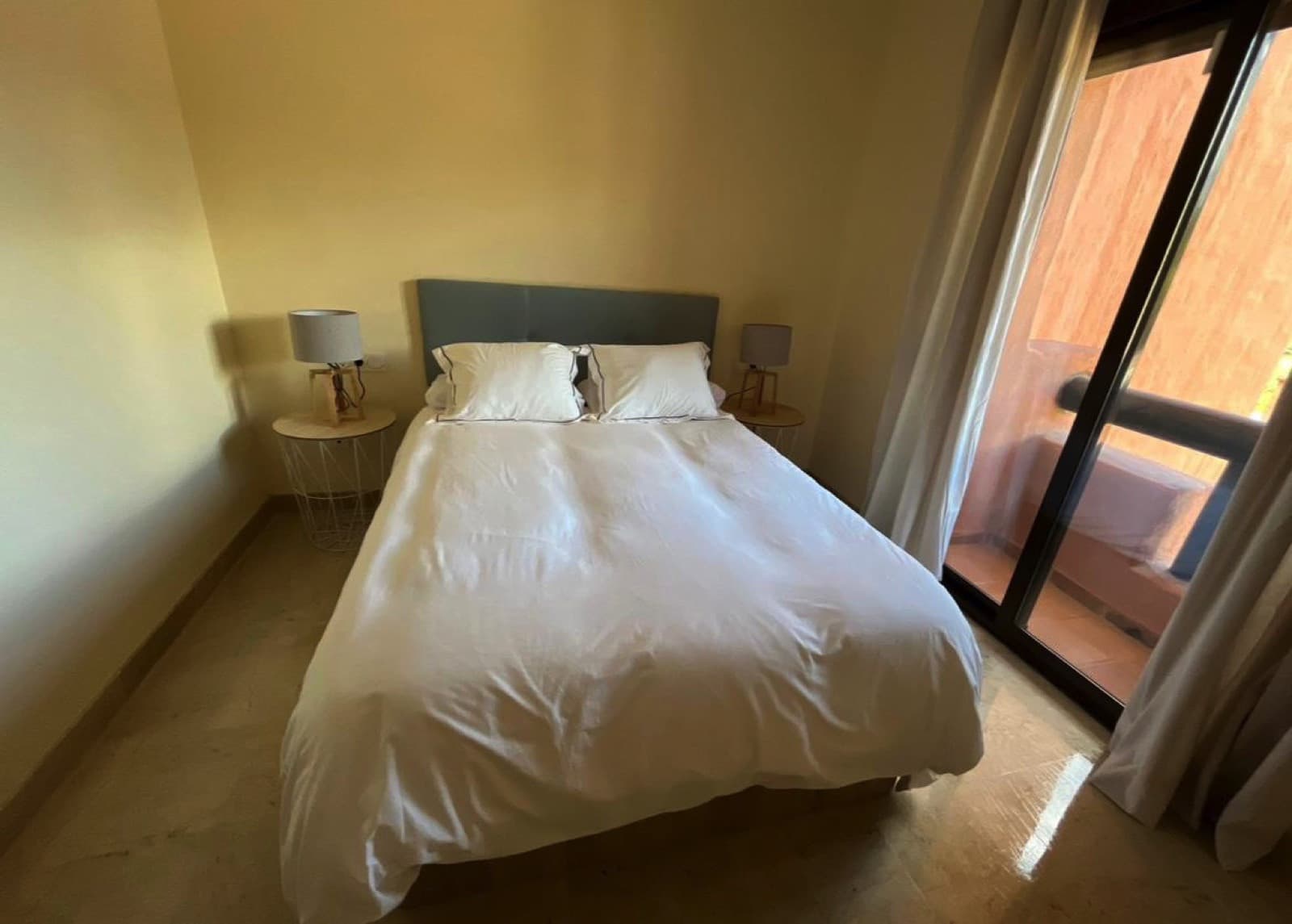 Semi-Furnished Apartment in the Exclusive Urb. Coto Real