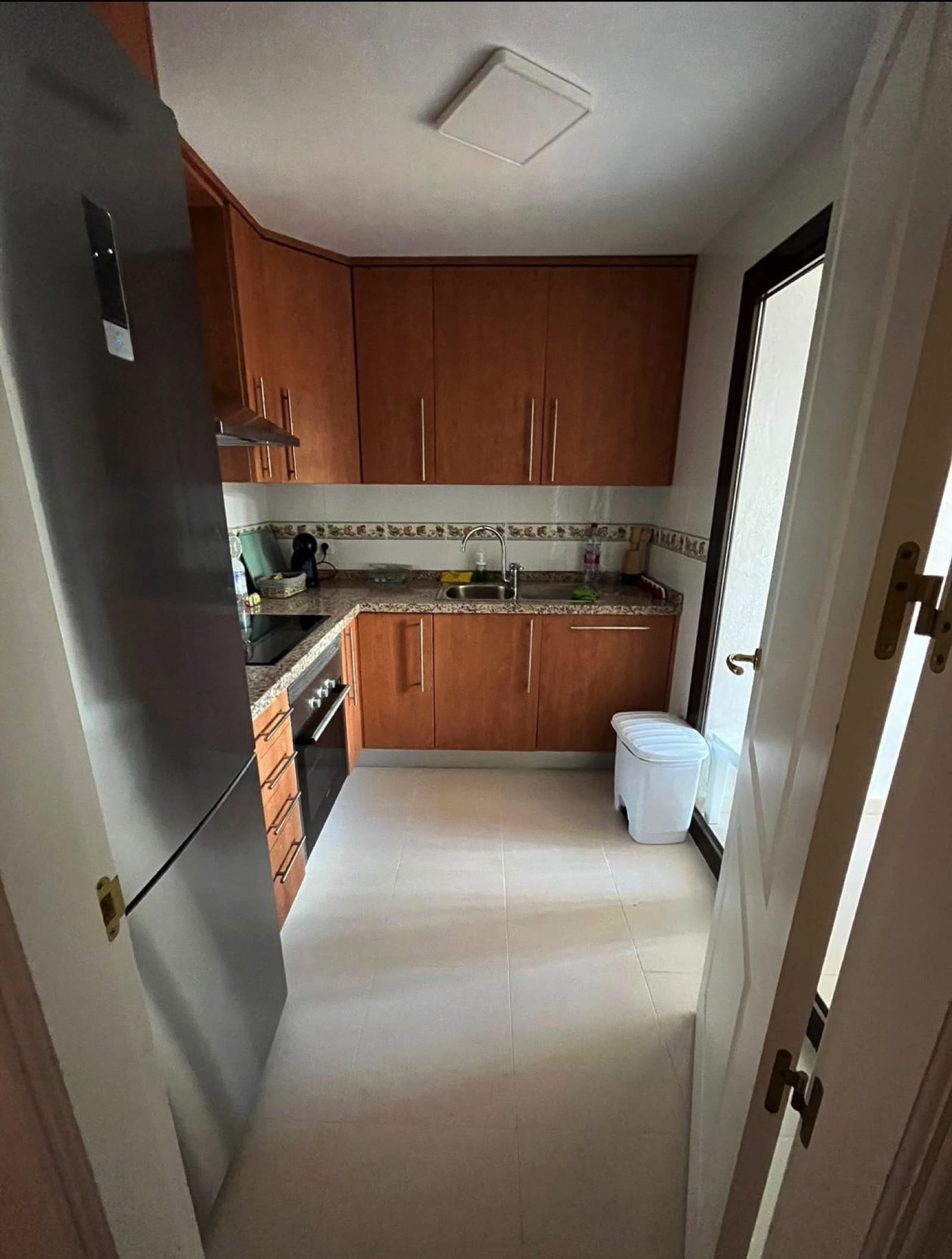 Semi-Furnished Apartment in the Exclusive Urb. Coto Real