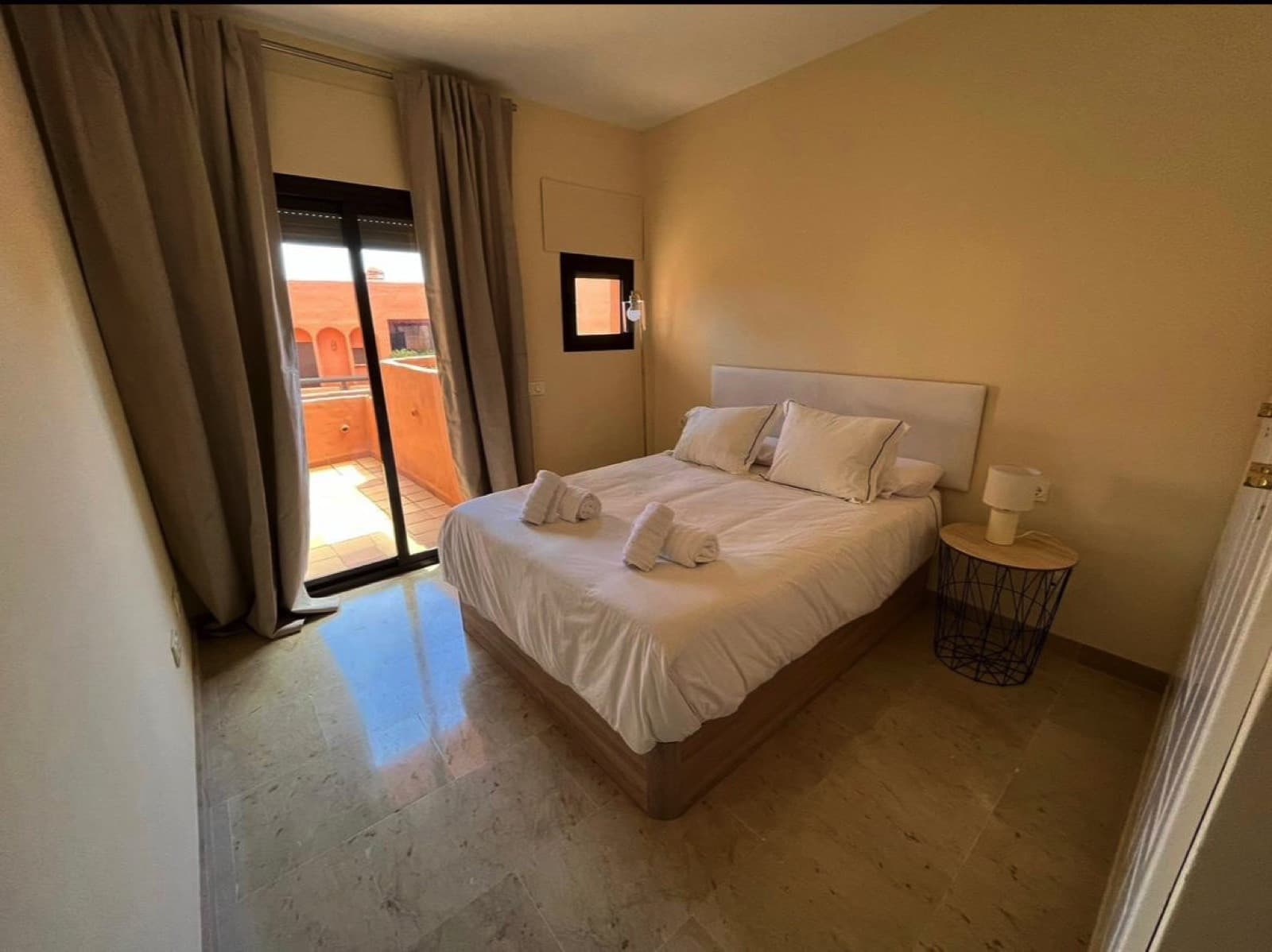 Semi-Furnished Apartment in the Exclusive Urb. Coto Real