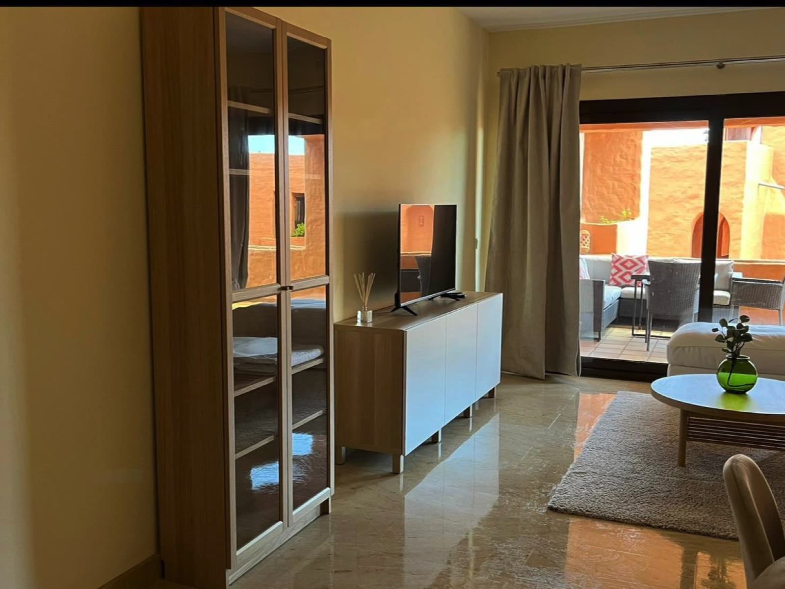 Semi-Furnished Apartment in the Exclusive Urb. Coto Real