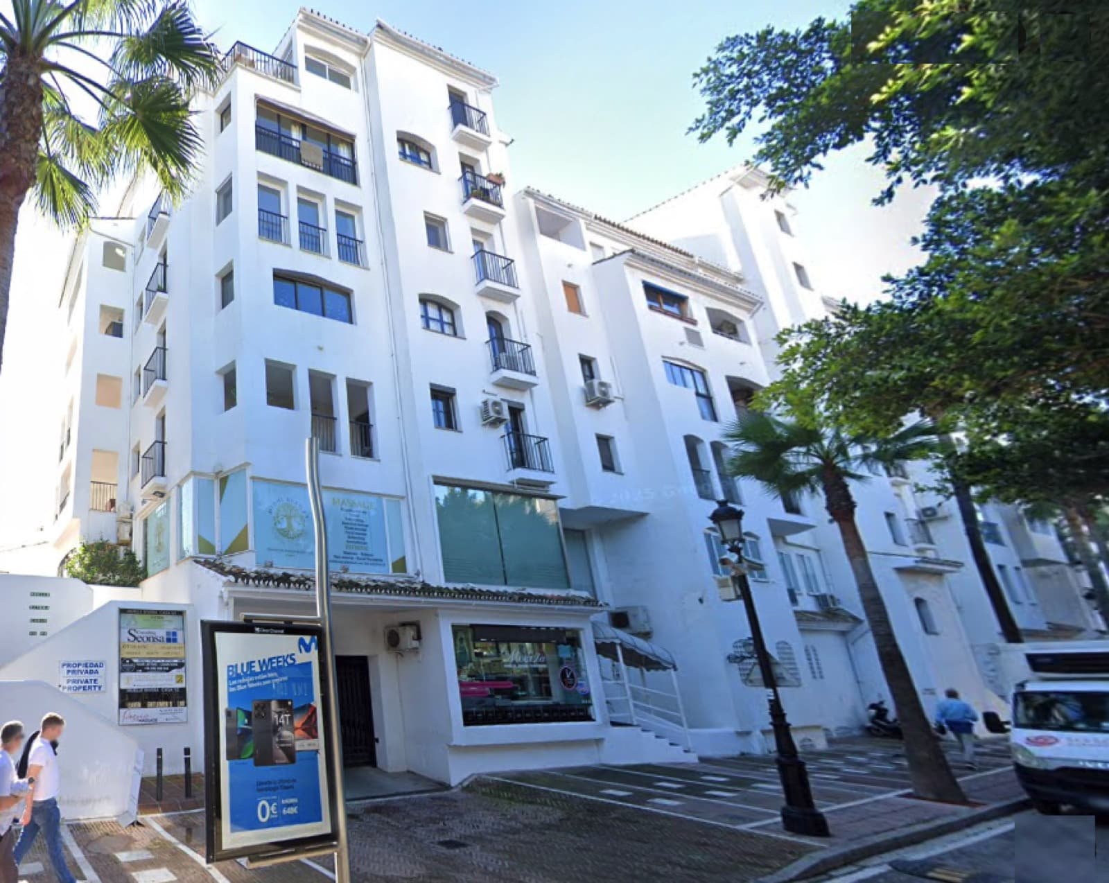 Prime Apartment in the Heart of Puerto Banús NEEDS REFORMS