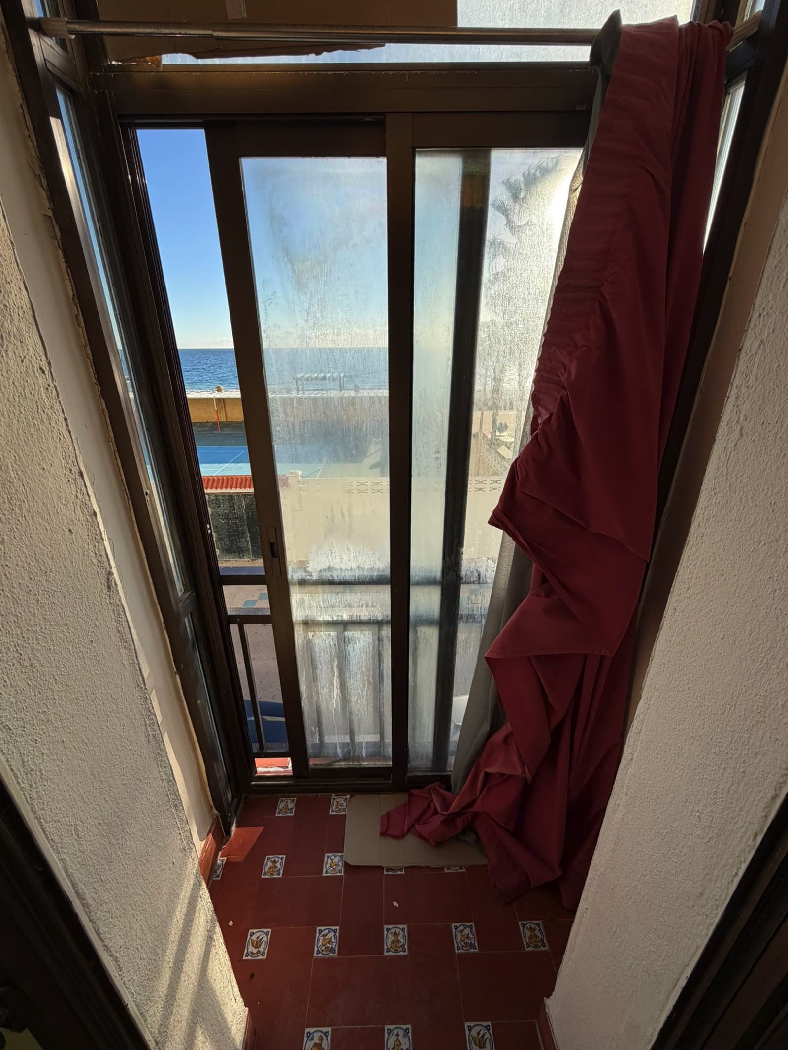 Bright and Spacious Apartment with Sea Views in a Prime Central Location