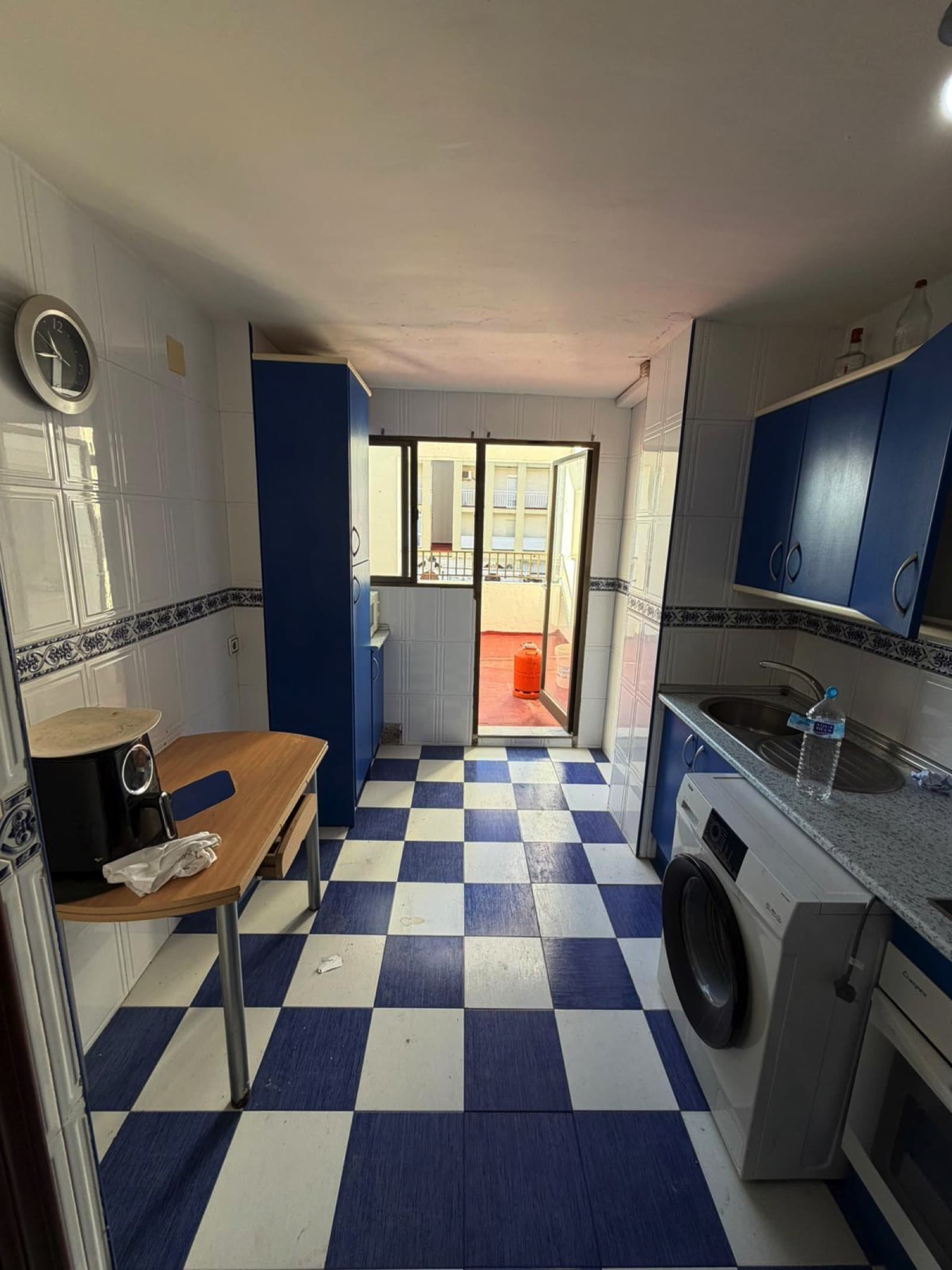 Bright and Spacious Apartment with Sea Views in a Prime Central Location