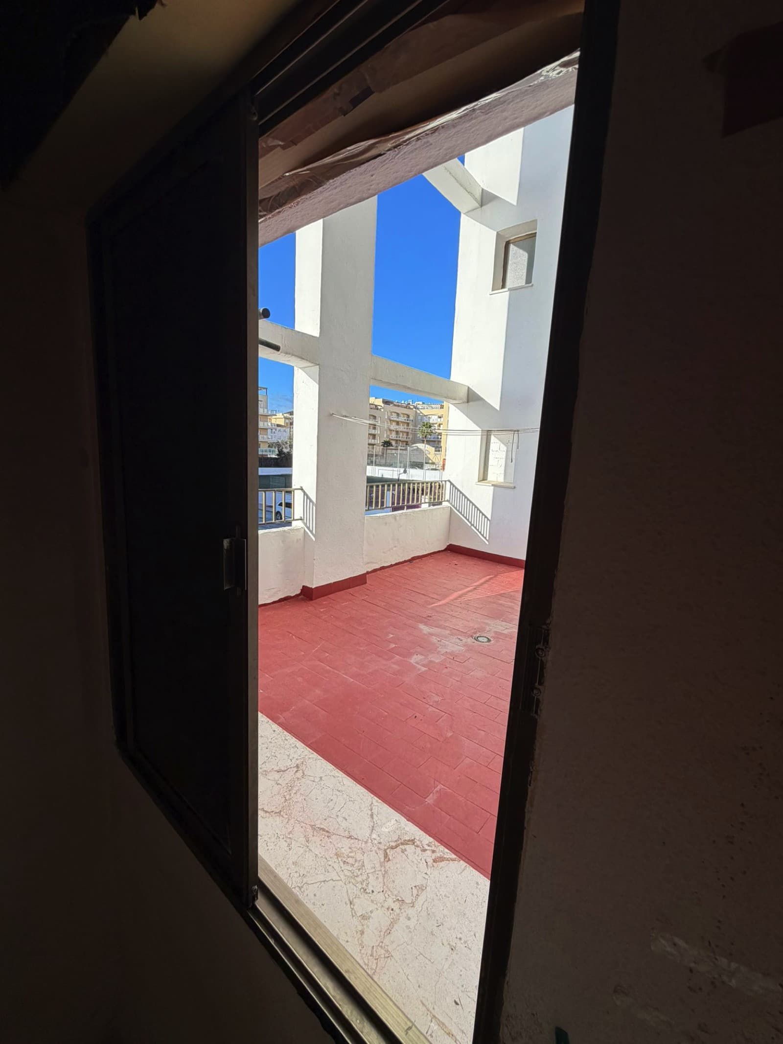 Bright and Spacious Apartment with Sea Views in a Prime Central Location