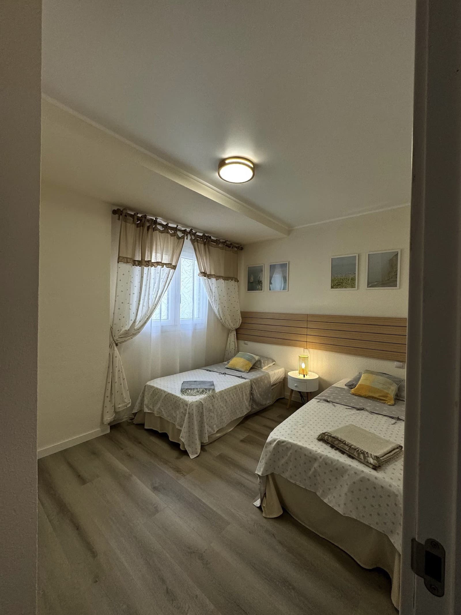 Apartamento Reformado en Primera Línea de Playa con Vistas al Mar en Puerto de la Duquesa