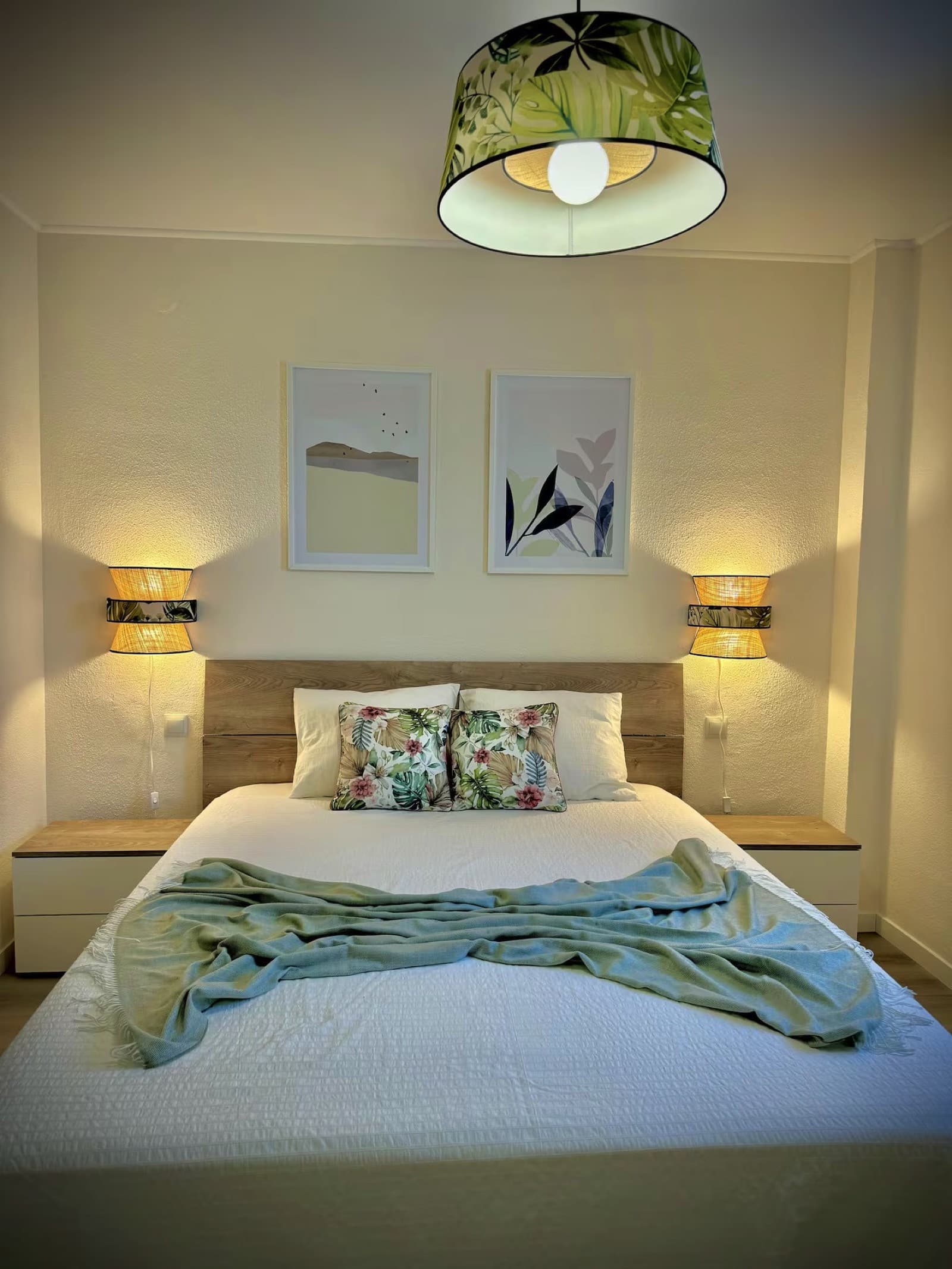 Apartamento Reformado en Primera Línea de Playa con Vistas al Mar en Puerto de la Duquesa
