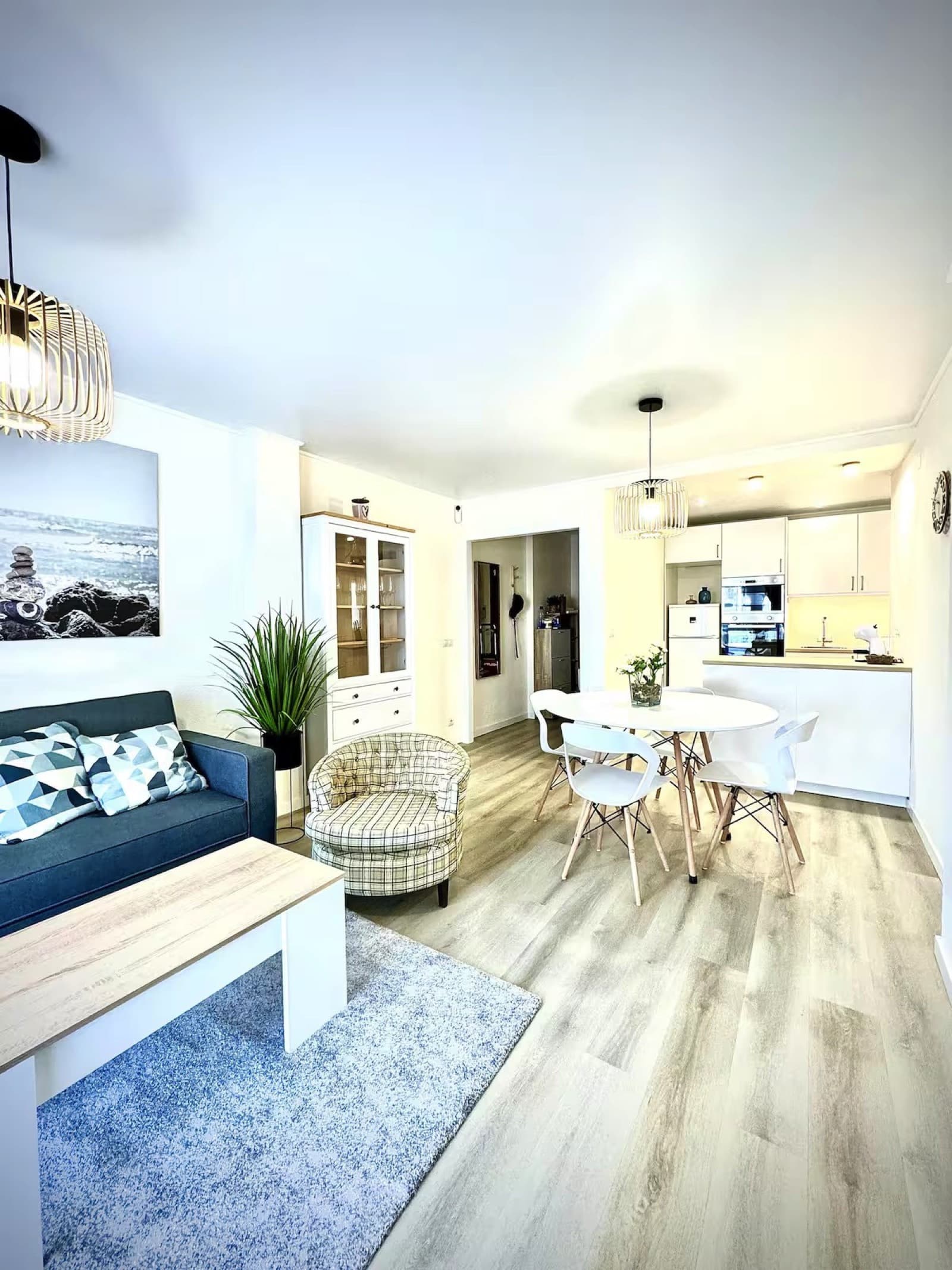 Apartamento Reformado en Primera Línea de Playa con Vistas al Mar en Puerto de la Duquesa