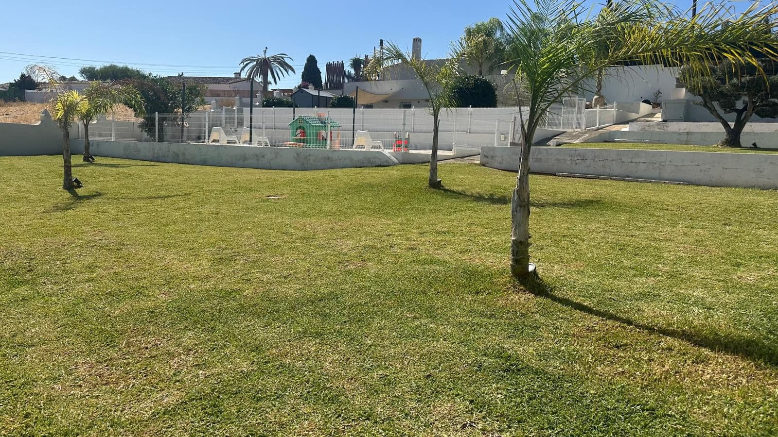 Charming Detached Villa with Expansion Potential and Stunning La Concha Views