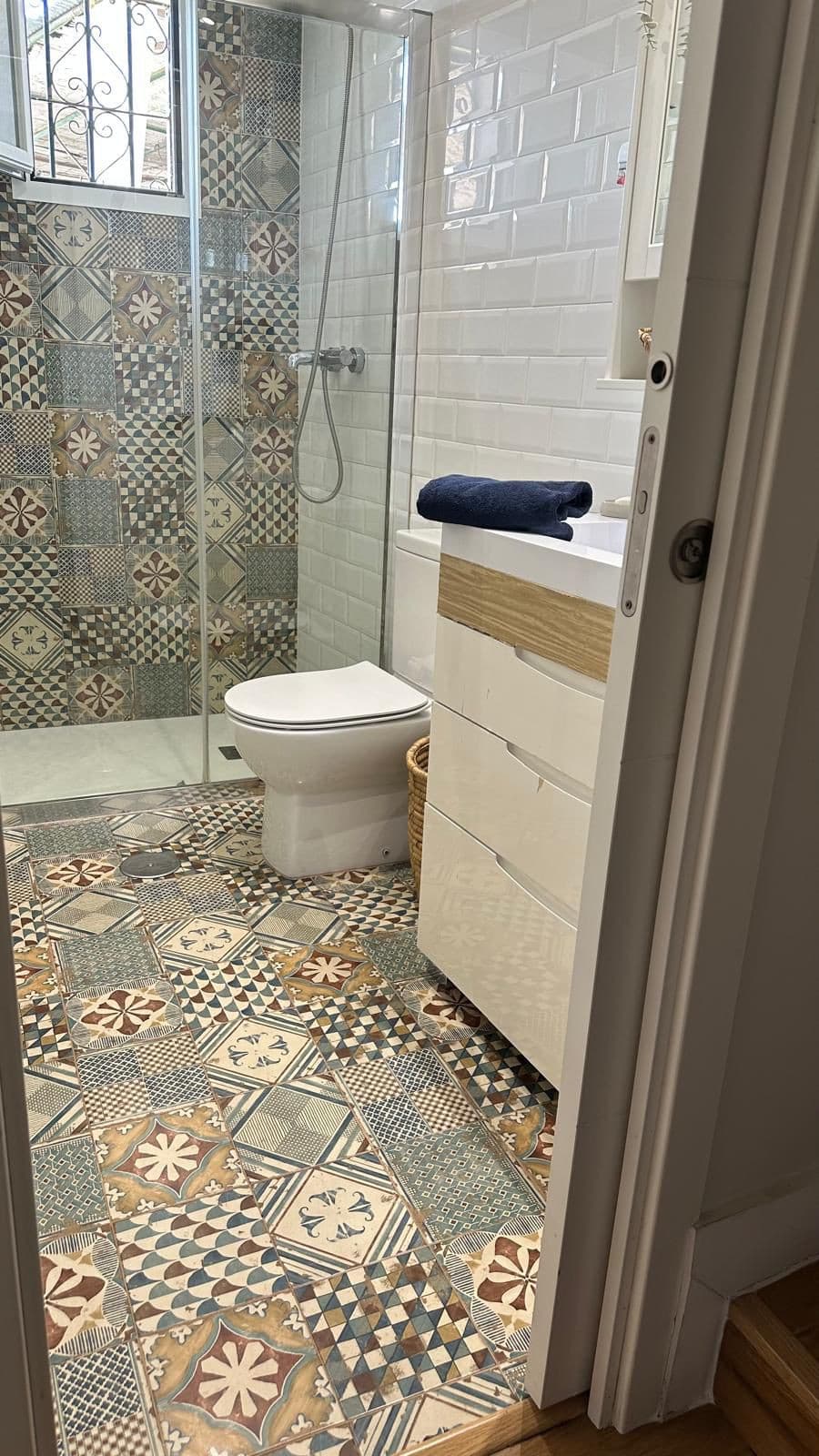 Charming Detached Villa with Expansion Potential and Stunning La Concha Views