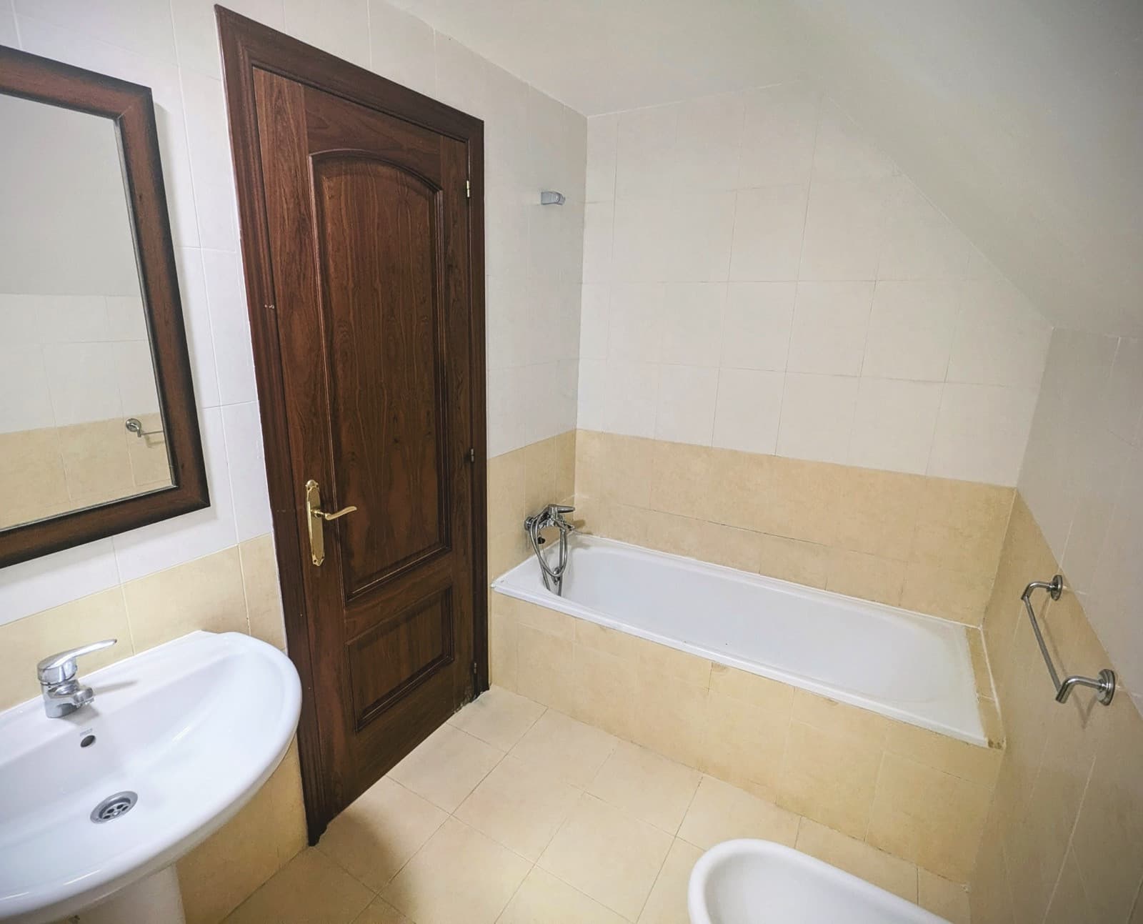 Spacious 3-Bedroom Duplex with Huge Private Rooftop Terrace