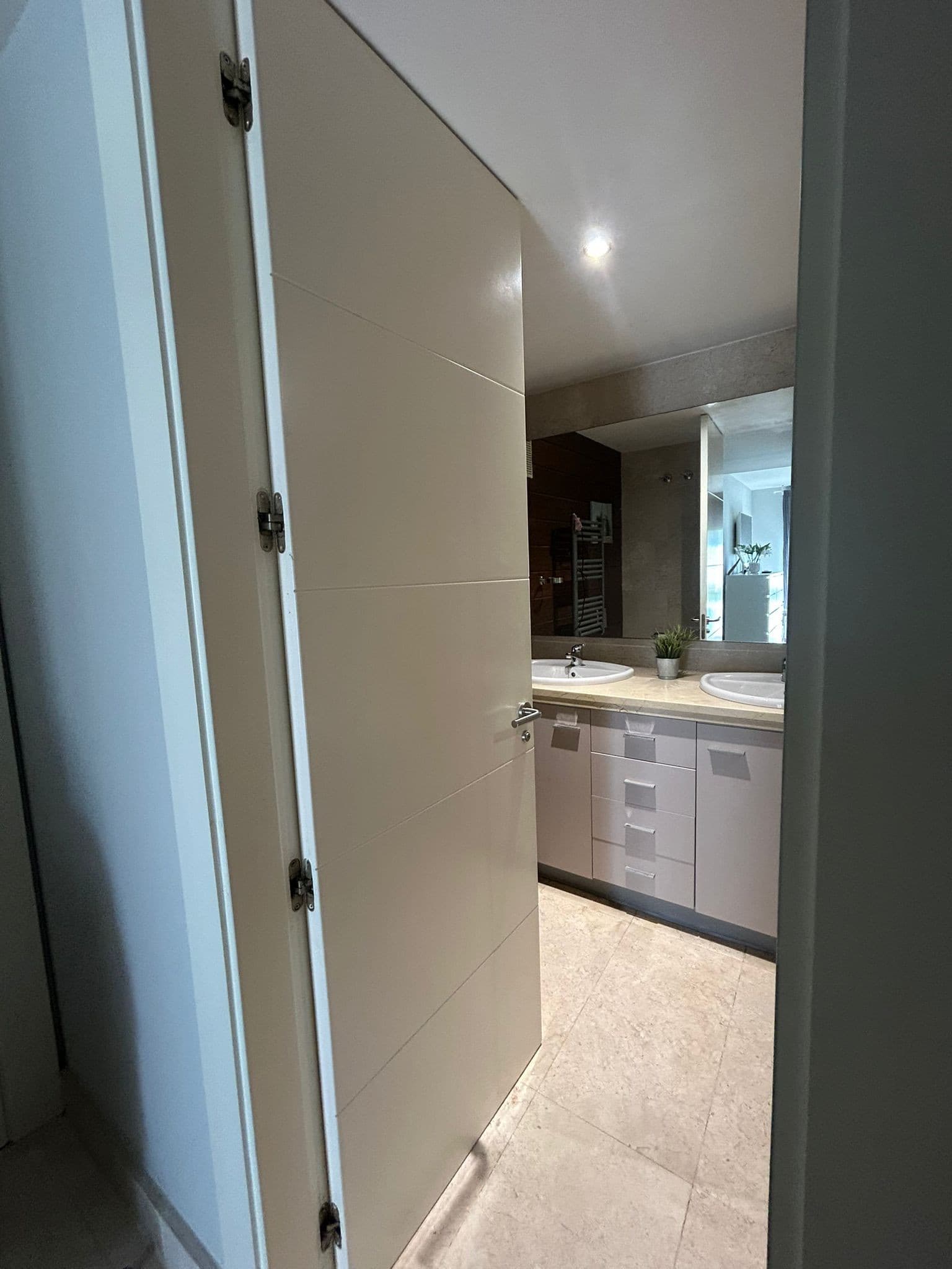Espectacular Piso de 3 Dormitorios con Terraza de 30 m², Suelo Radiante y Domótica