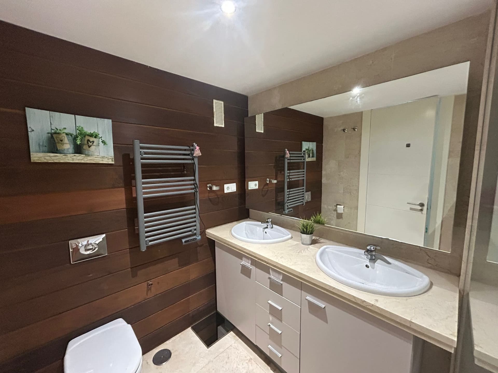 Espectacular Piso de 3 Dormitorios con Terraza de 30 m², Suelo Radiante y Domótica
