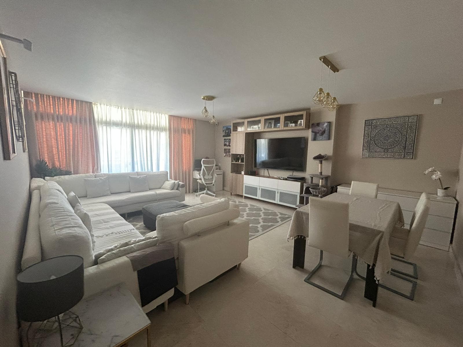 Espectacular Piso de 3 Dormitorios con Terraza de 30 m², Suelo Radiante y Domótica