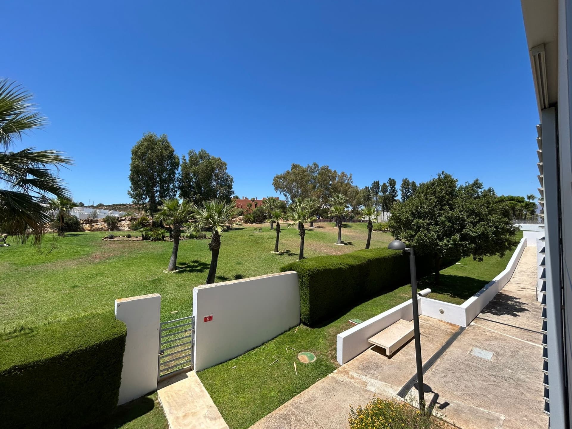 Espectacular Piso de 3 Dormitorios con Terraza de 30 m², Suelo Radiante y Domótica
