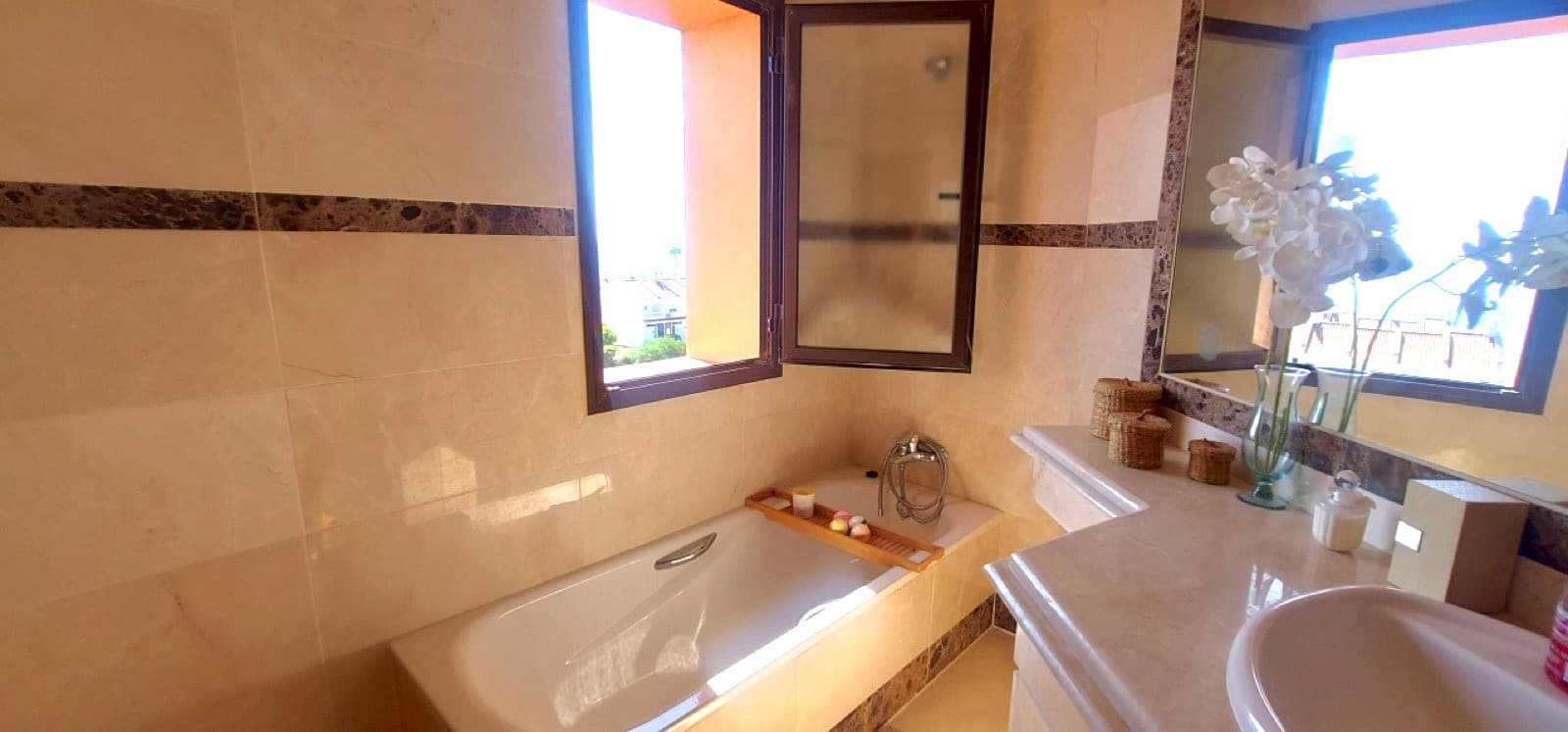 Luxury Duplex with Tourist Licence & Panoramic Sea Views