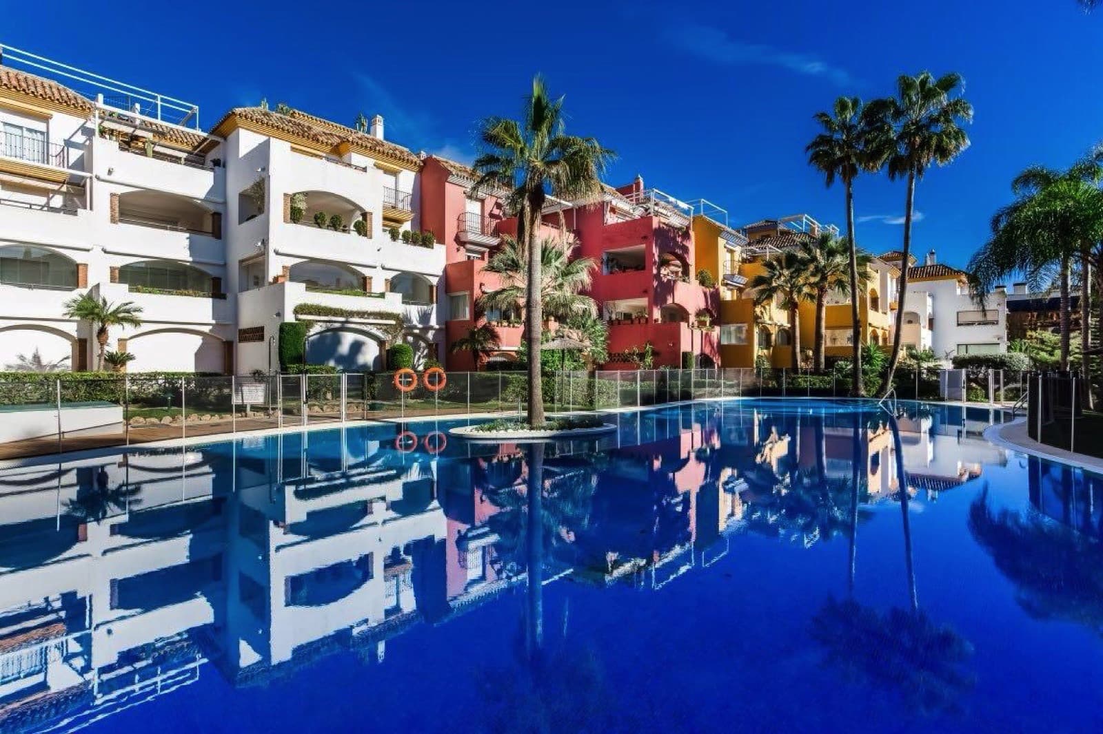 Spacious Duplex Apartment with Large Terraces & Solarium – Golden Mile