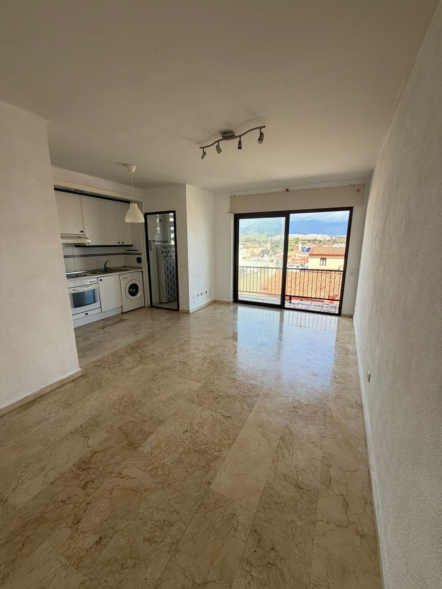 Bright Studio Apartment in the Heart of Sabinillas