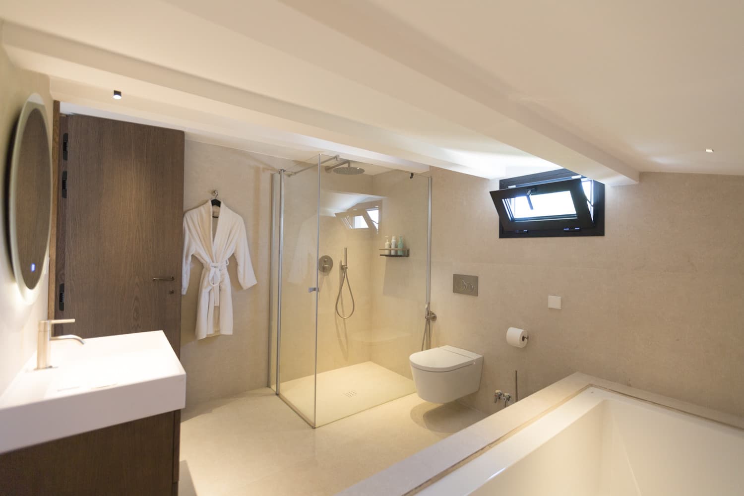 Duplex fully renovated on second line beach in Puerto Banus