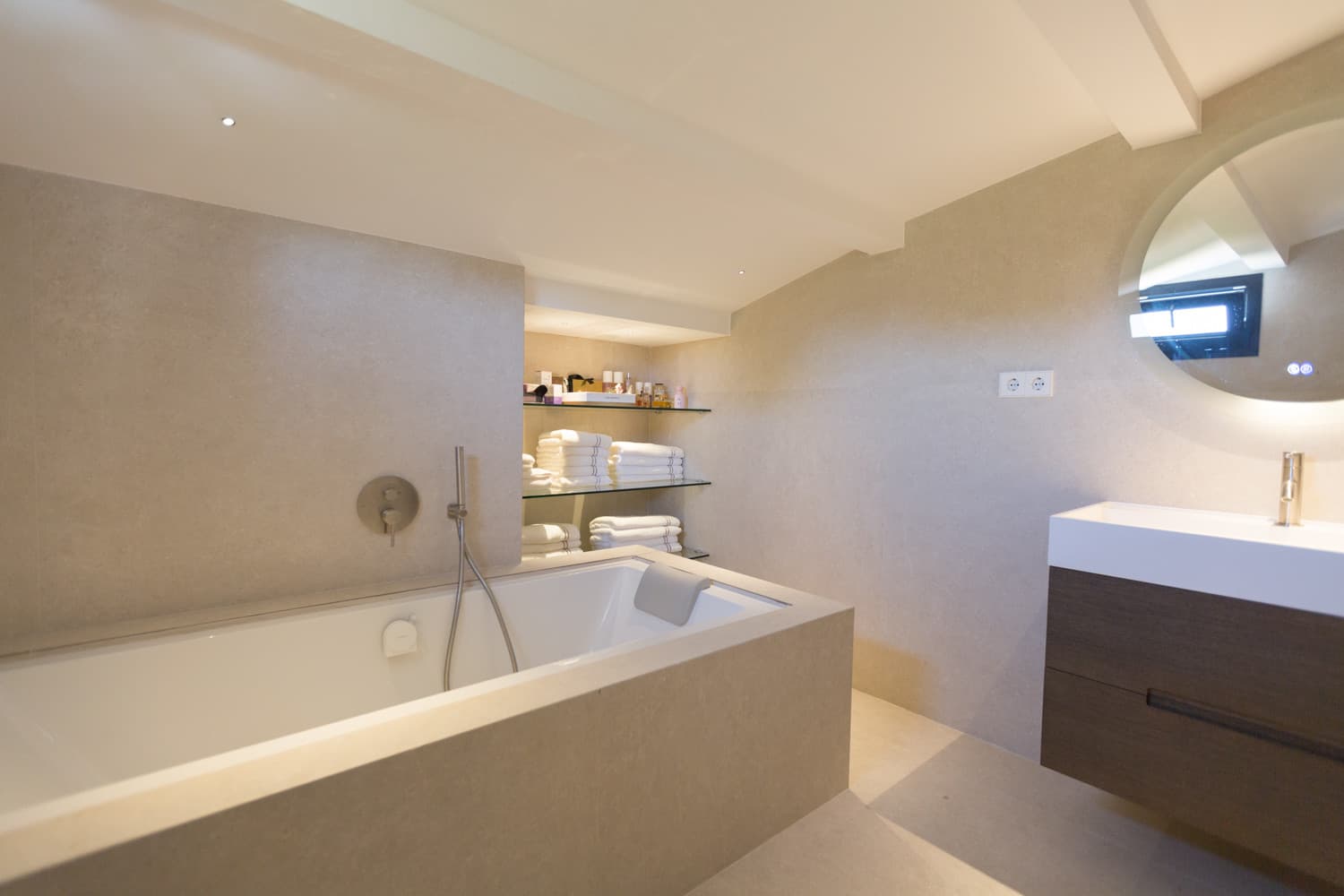 Duplex fully renovated on second line beach in Puerto Banus