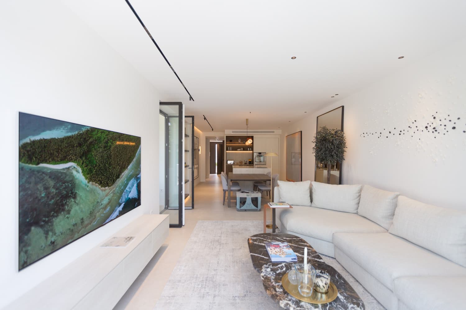 Duplex fully renovated on second line beach in Puerto Banus