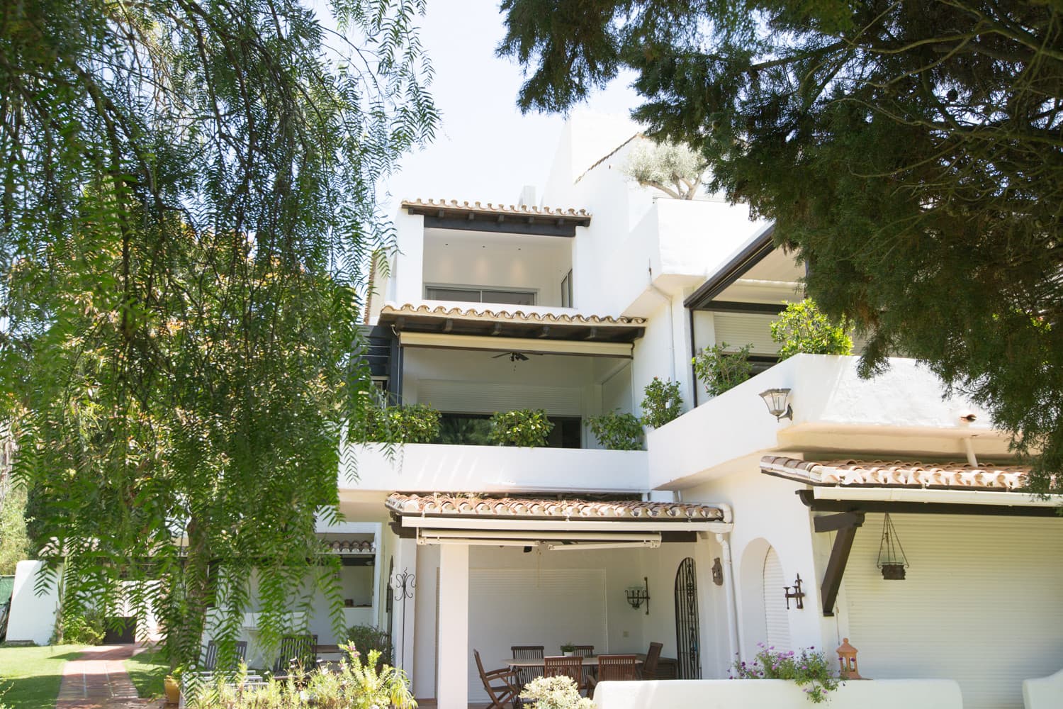 Duplex fully renovated on second line beach in Puerto Banus