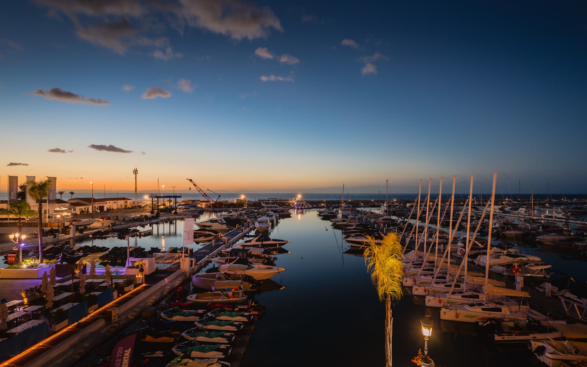 Bright and spacious fully renovated frontline duplex penthouse with panoramic views over the marina