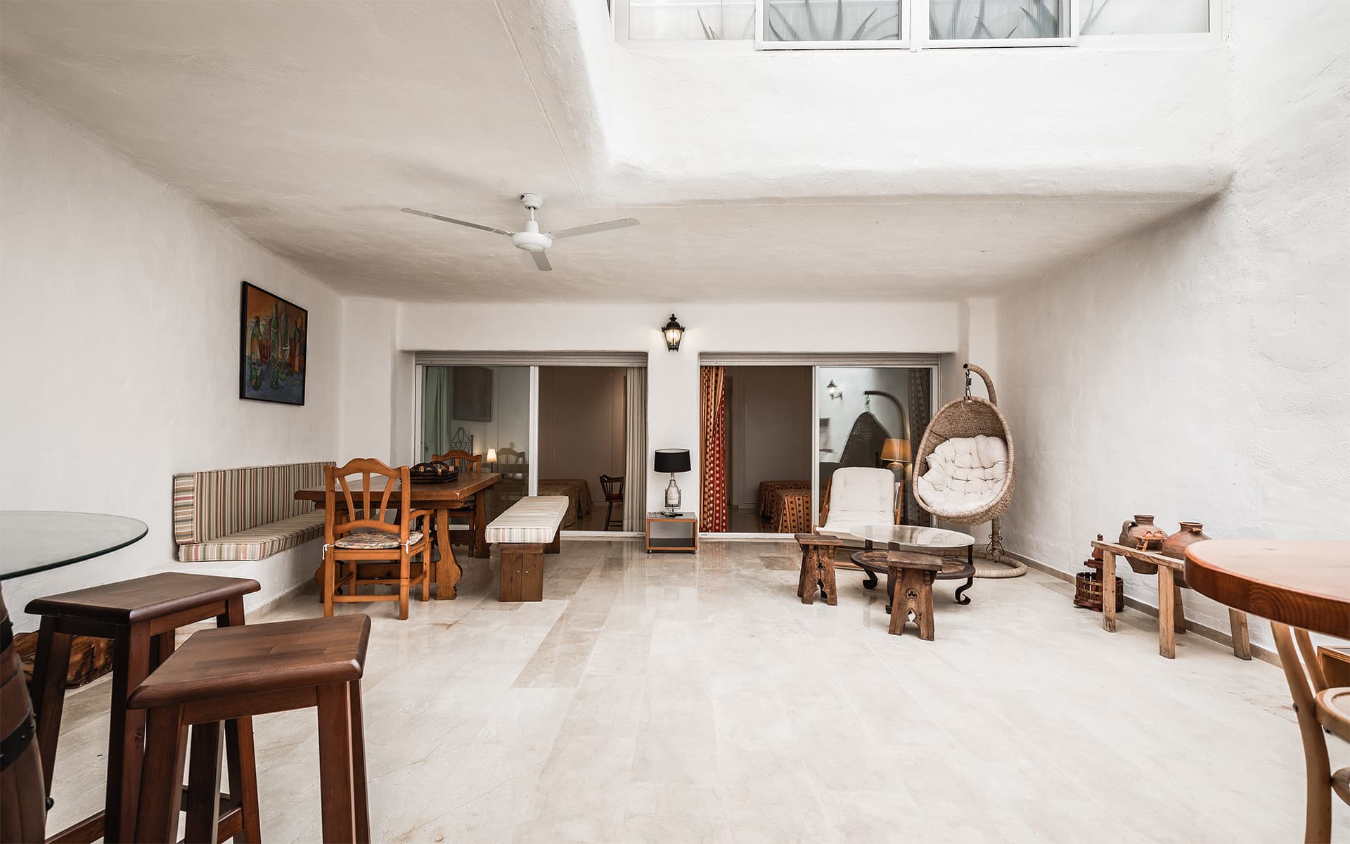 Elegant south-facing duplex with spacious terraces in Río Real, East Marbella