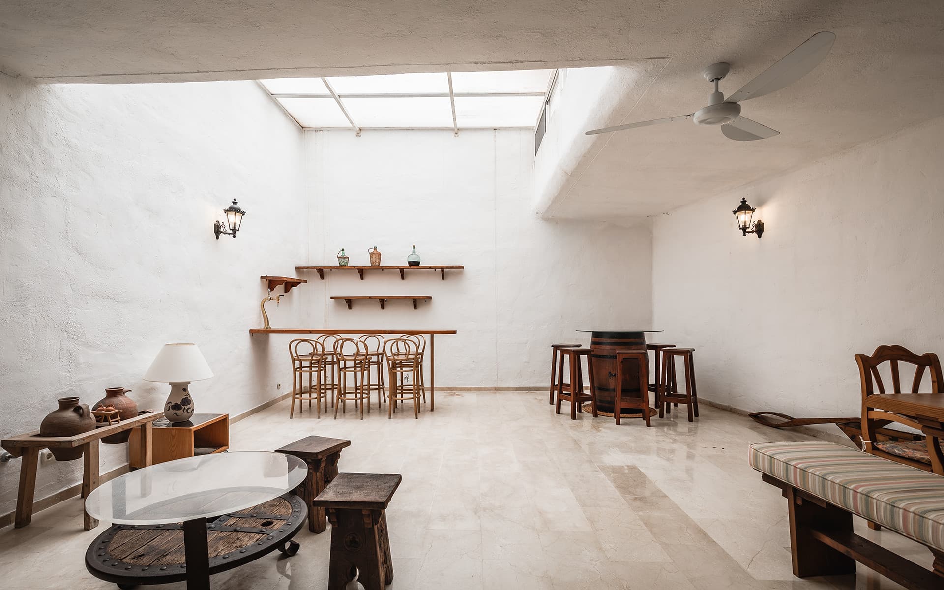 Elegant south-facing duplex with spacious terraces in Río Real, East Marbella