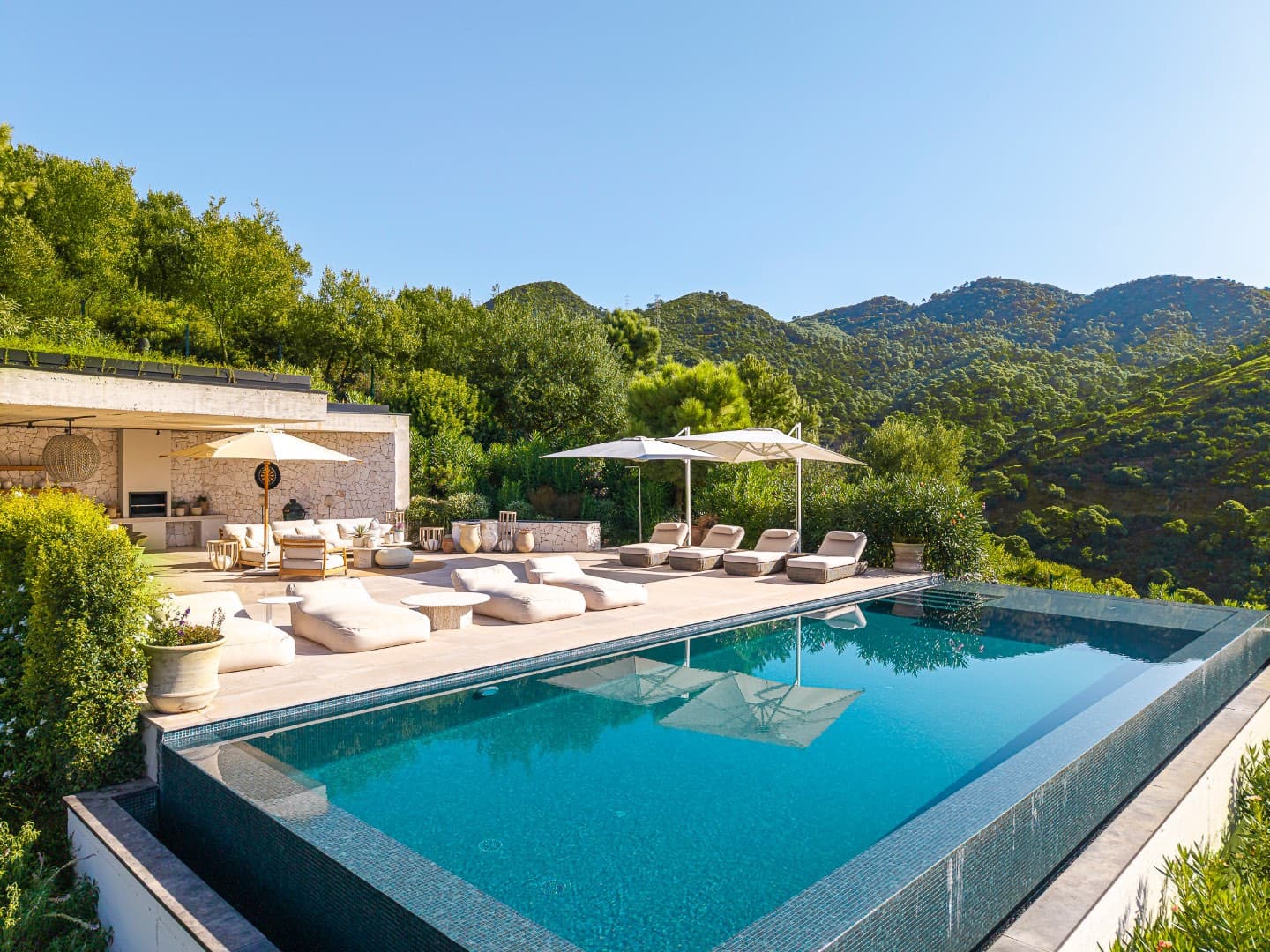 Villa Gaia - Architecture in conversation with the landscape