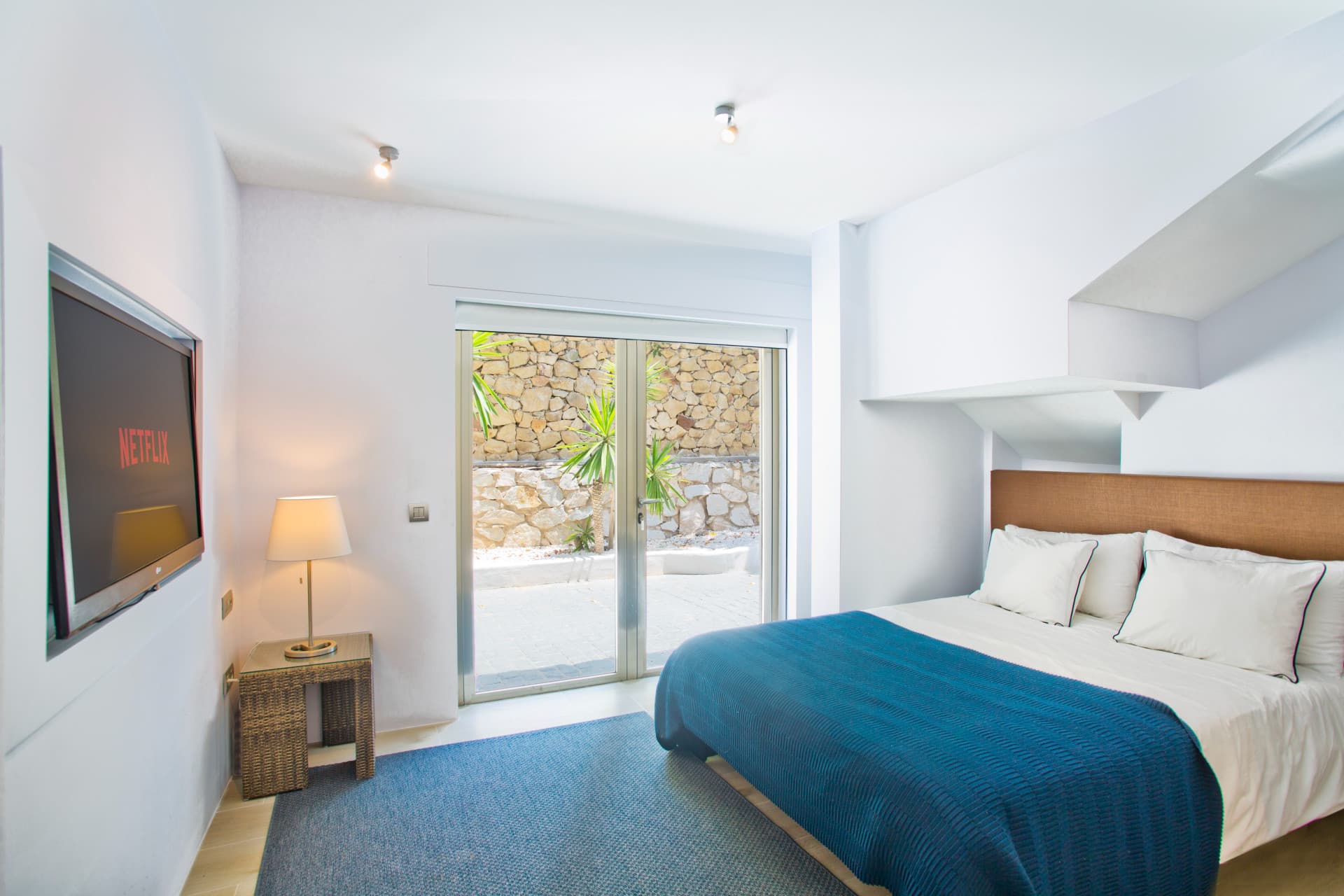 Rent-To-Buy Villa in Hacienda Las Chapas, Marbella East
