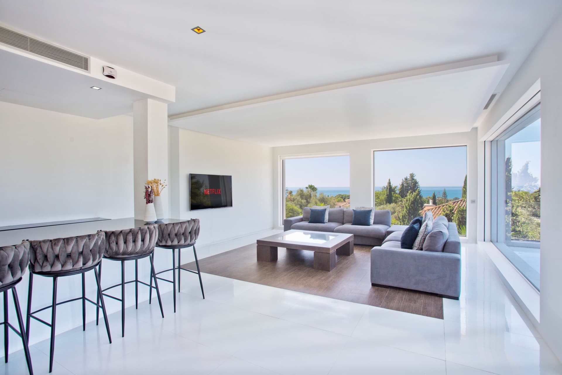 Rent-To-Buy Villa in Hacienda Las Chapas, Marbella East