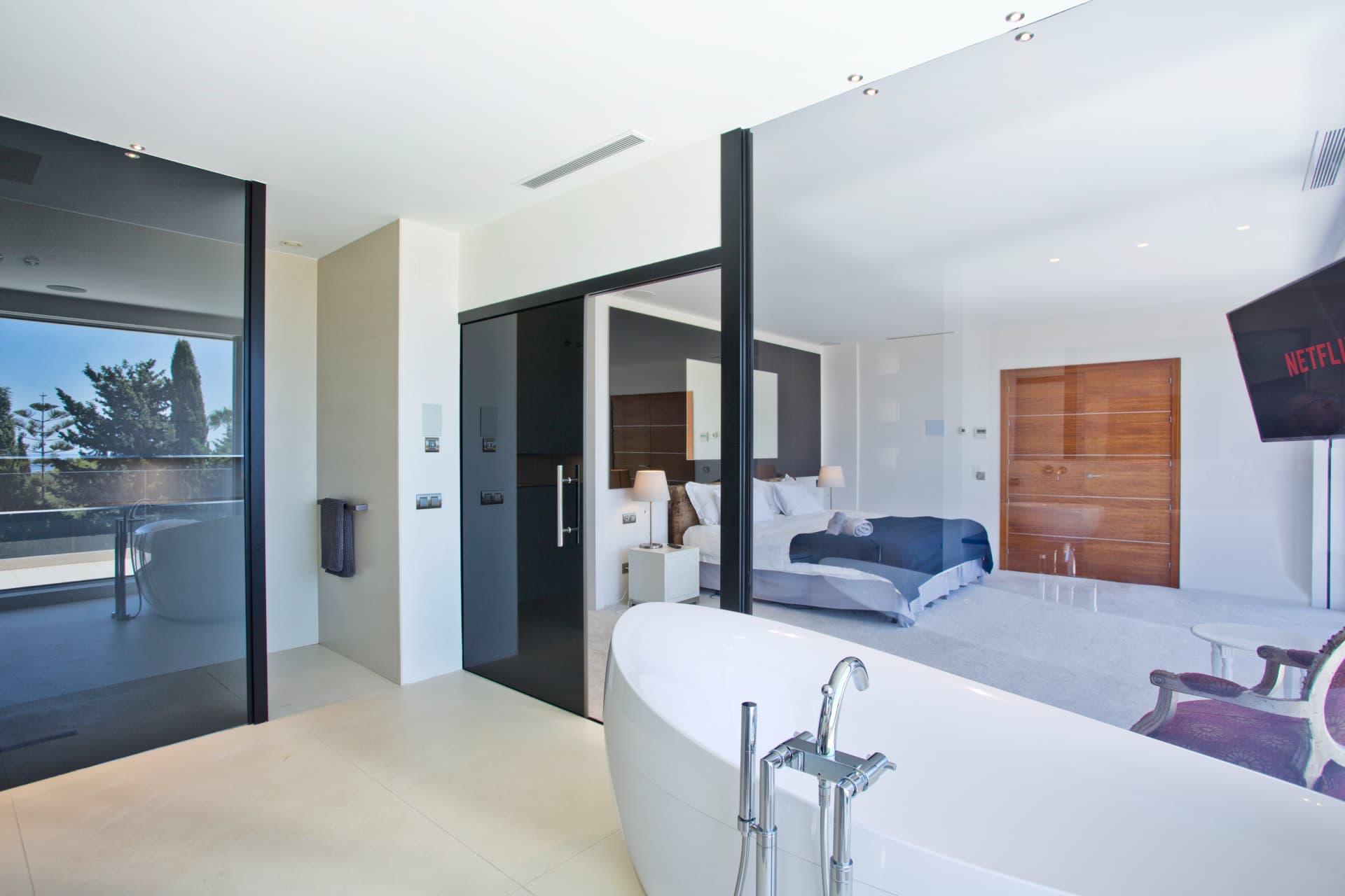 Rent-To-Buy Villa in Hacienda Las Chapas, Marbella East