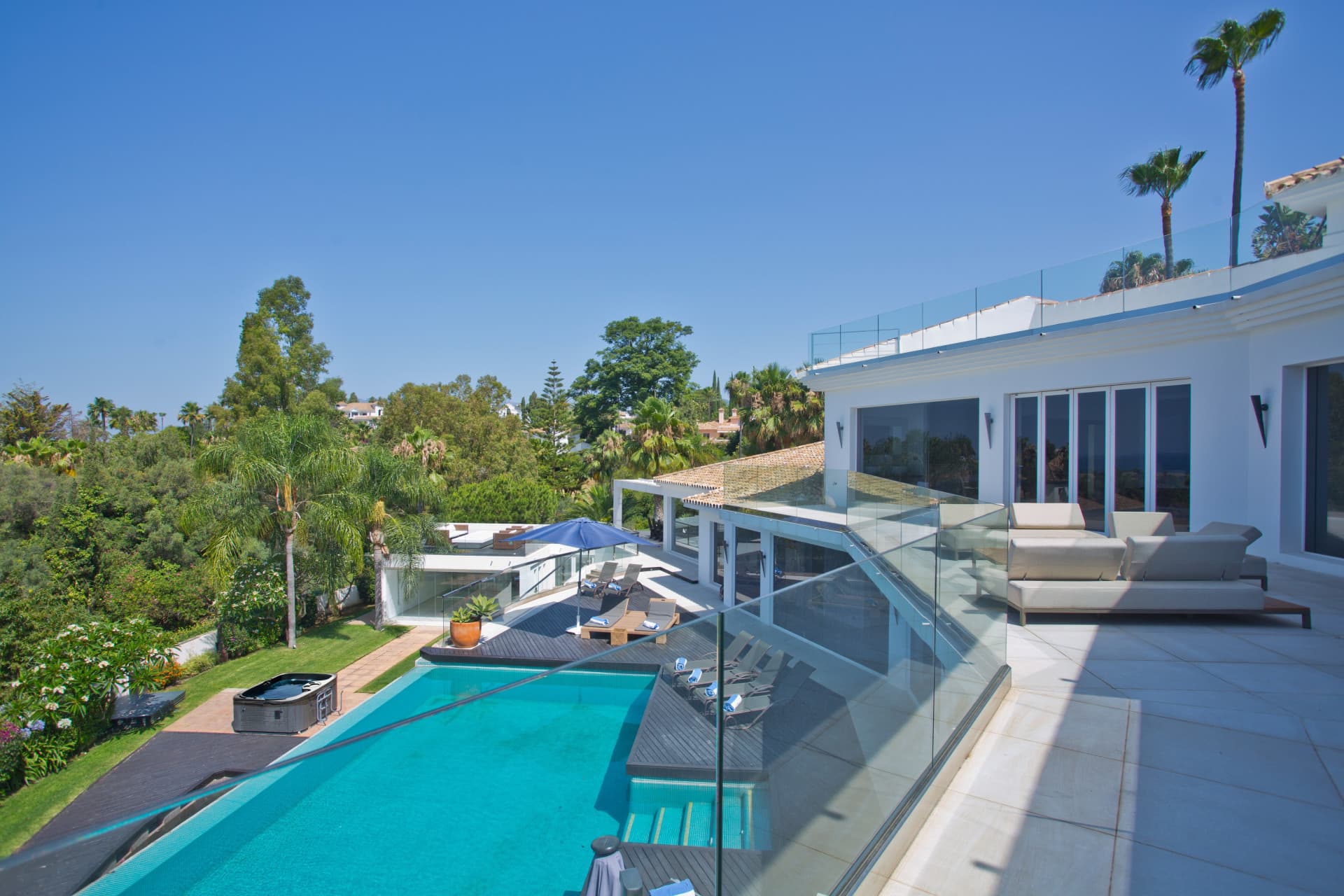 Rent-To-Buy Villa in Hacienda Las Chapas, Marbella East