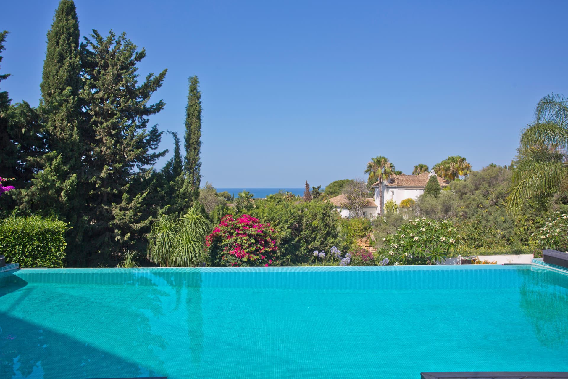 Rent-To-Buy Villa in Hacienda Las Chapas, Marbella East
