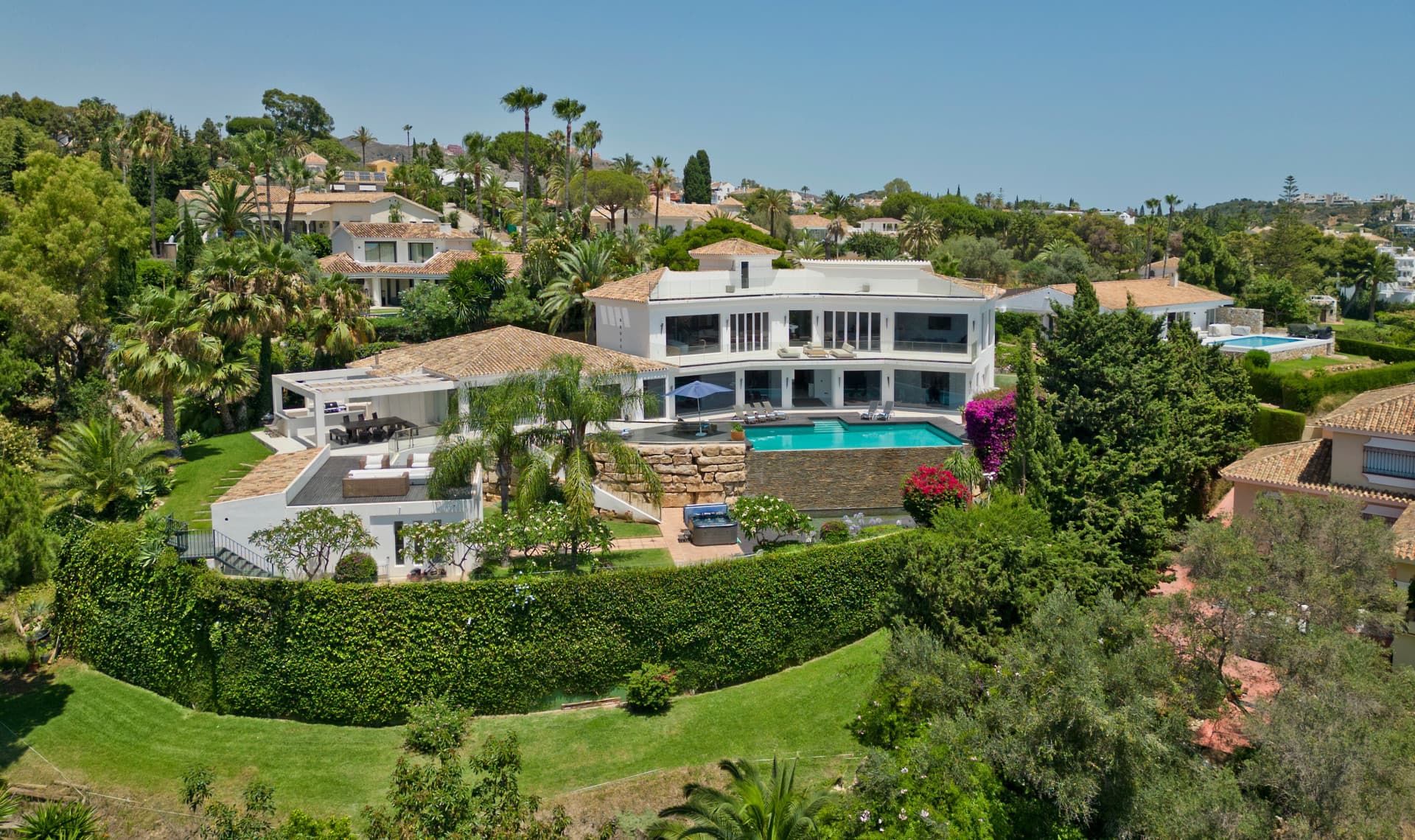 Rent-To-Buy Villa in Hacienda Las Chapas, Marbella East