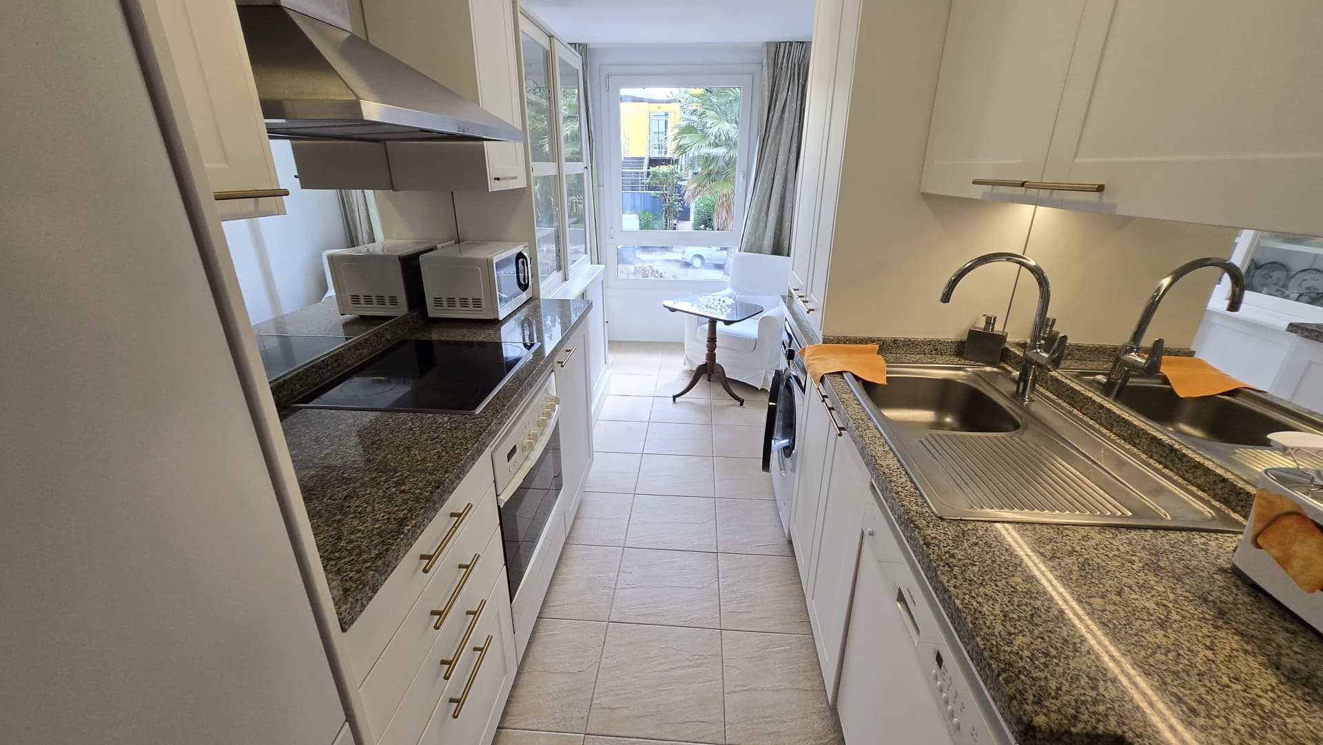 Beachside Apartment in Las Cañas Beach, Marbella Golden Mile