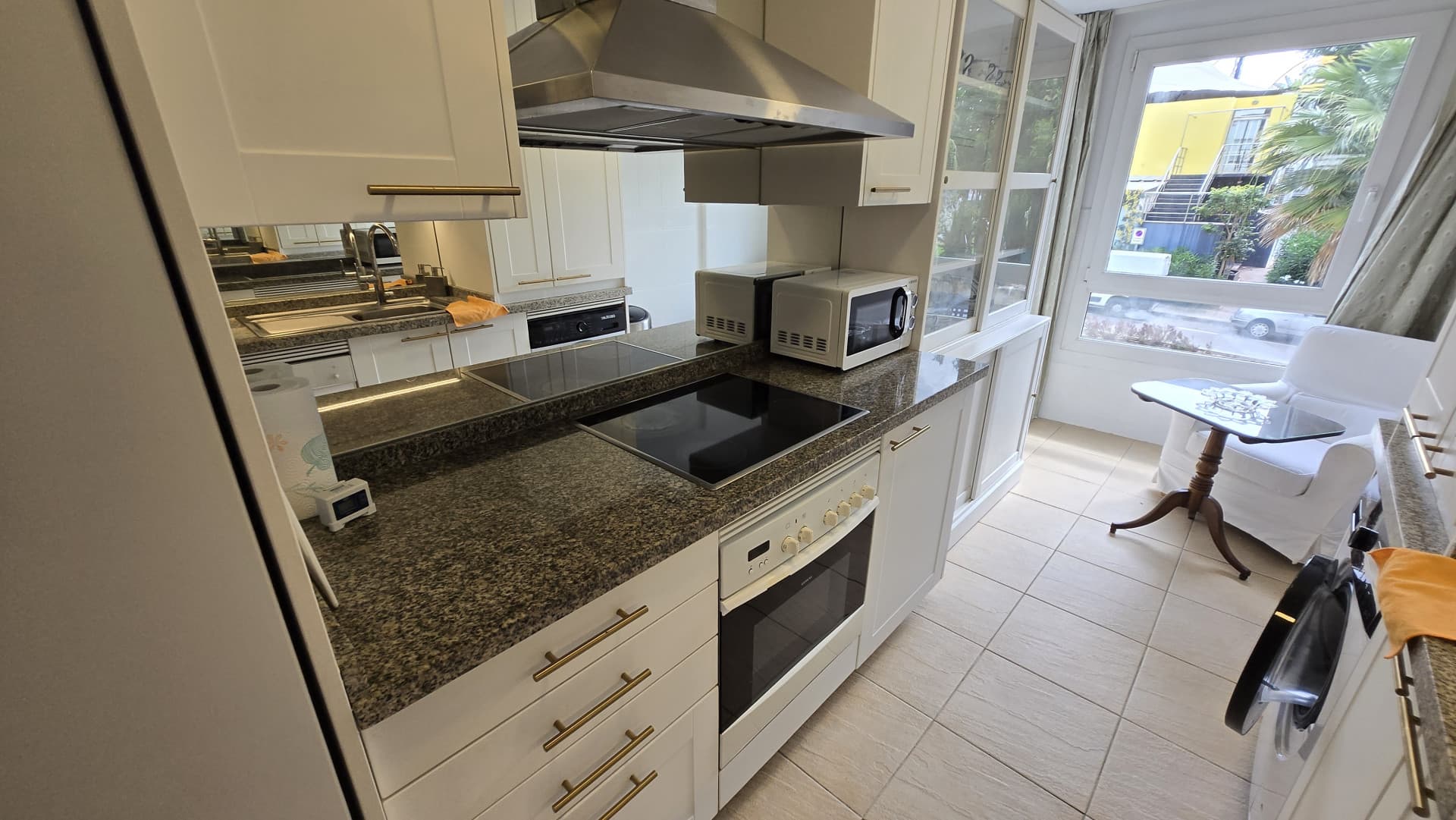 Beachside Apartment in Las Cañas Beach, Marbella Golden Mile