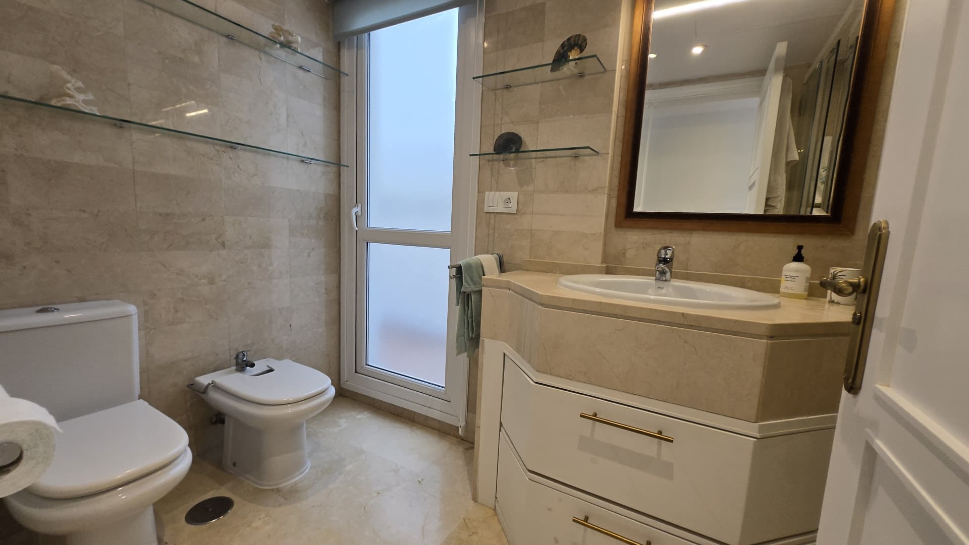Beachside Apartment in Las Cañas Beach, Marbella Golden Mile