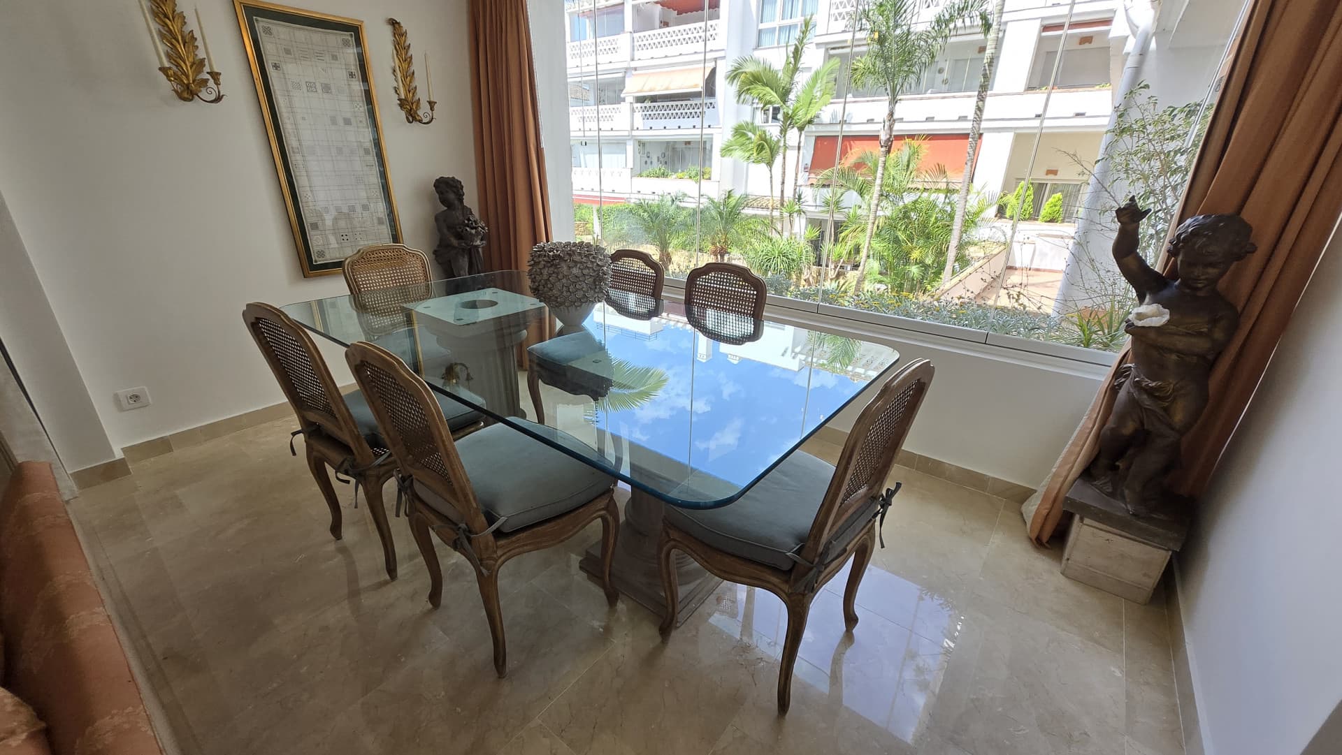 Beachside Apartment in Las Cañas Beach, Marbella Golden Mile