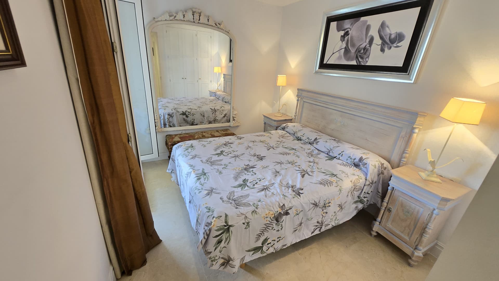 Beachside Apartment in Las Cañas Beach, Marbella Golden Mile