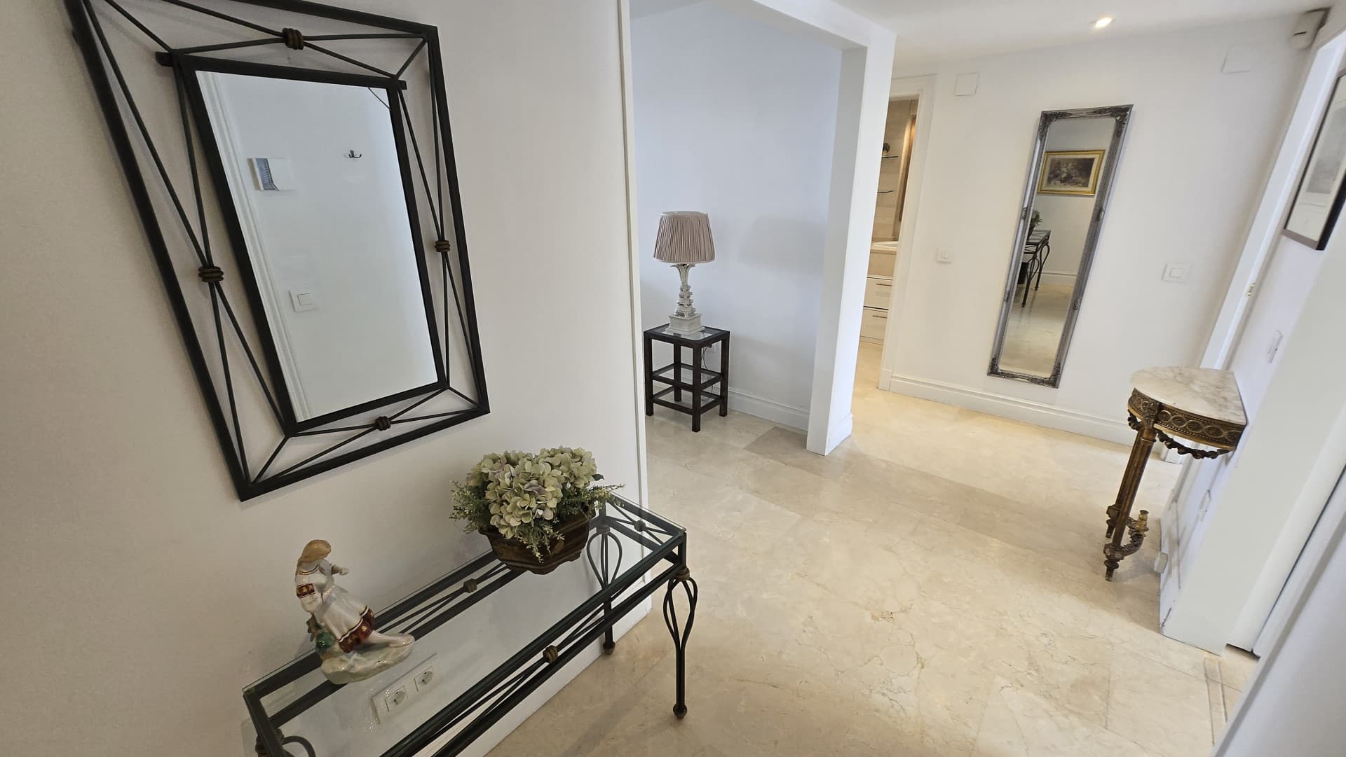Beachside Apartment in Las Cañas Beach, Marbella Golden Mile