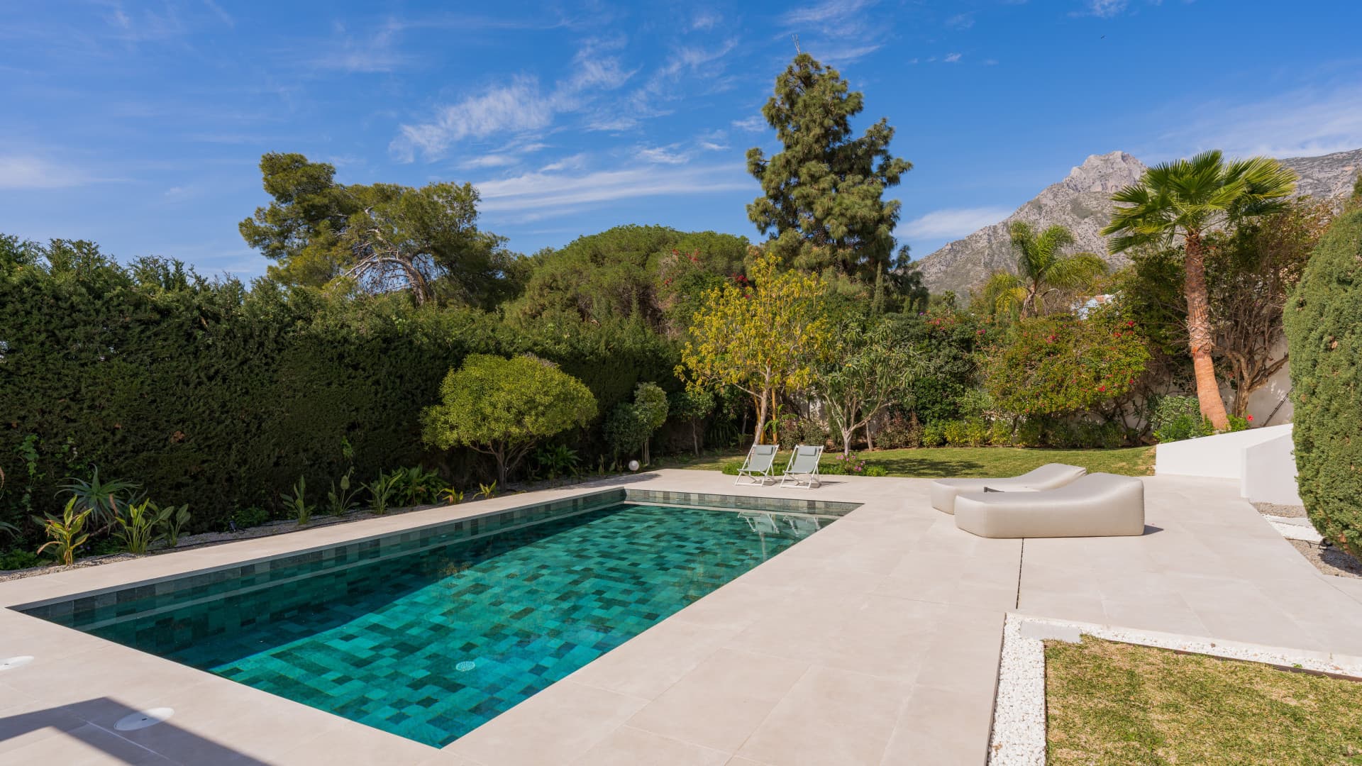 Luxury Five-Bedroom Villa with Panoramic Sea Views in Rocio de Nagüeles, Marbella Golden Mile