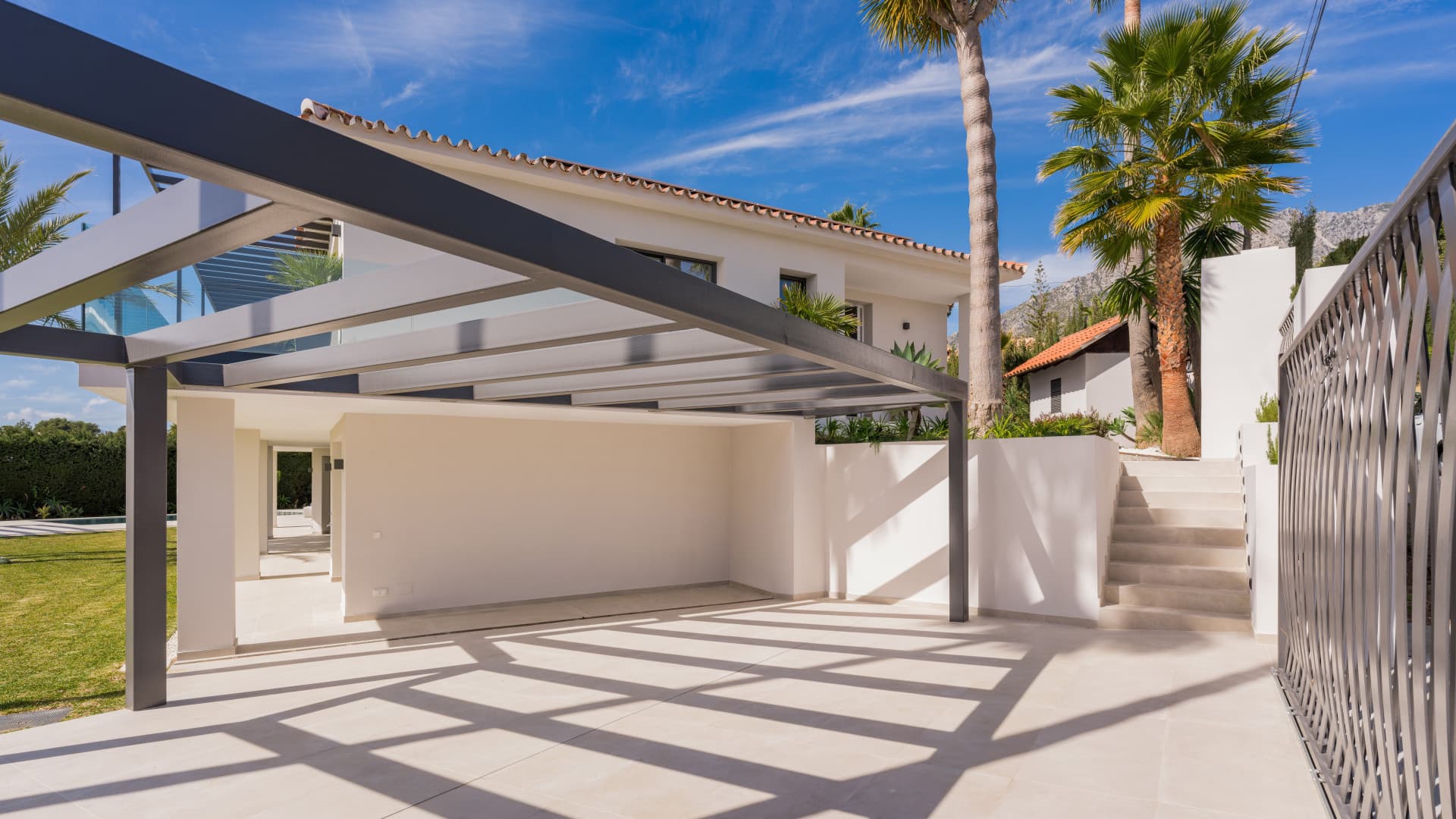 Luxury Five-Bedroom Villa with Panoramic Sea Views in Rocio de Nagüeles, Marbella Golden Mile